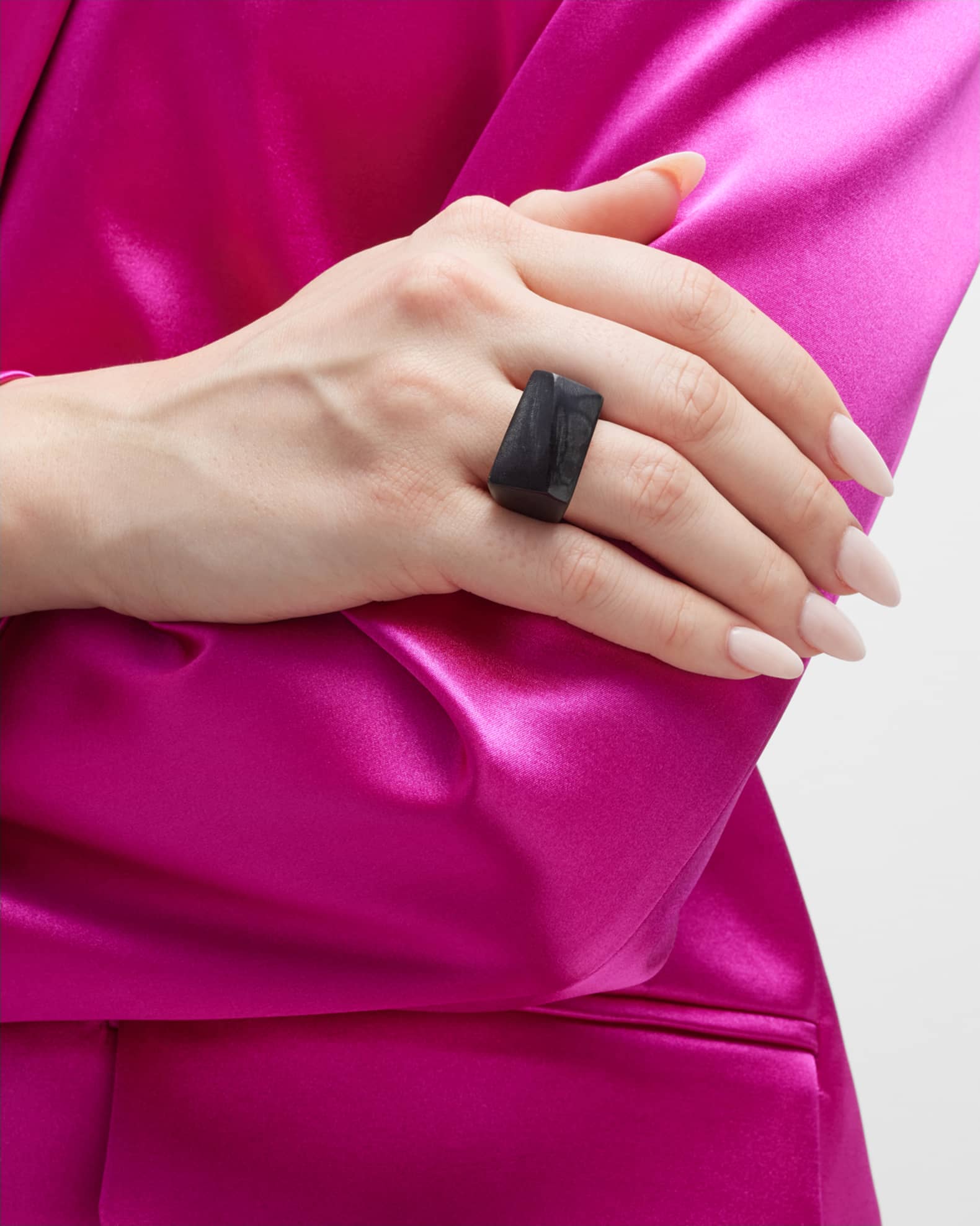 Sura Horn Ring, Black 1
