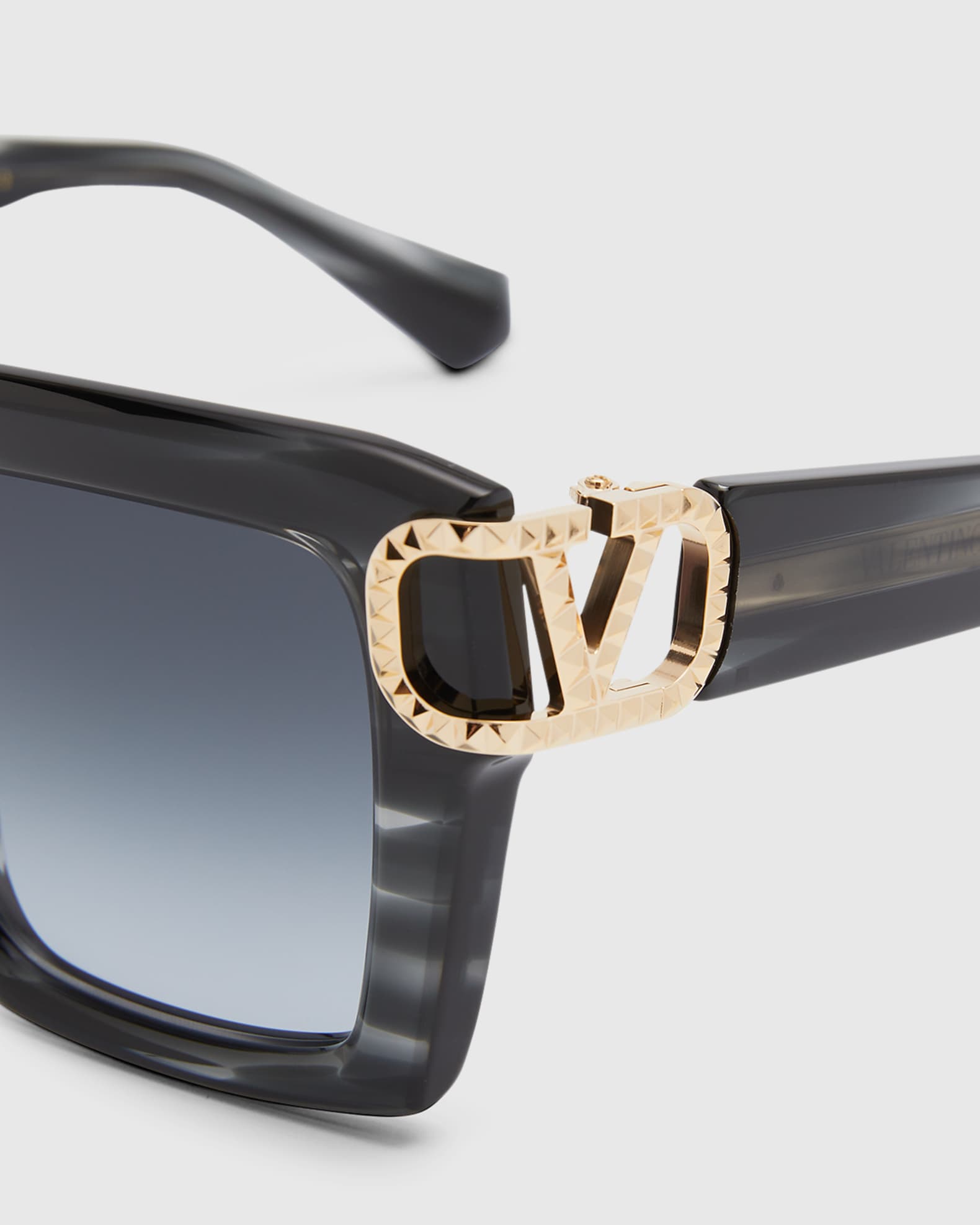 サングラス Valentino Garavani Square Thick Acetate Sunglasses Valentino Garavani Square Thick Acetate | THE LIST