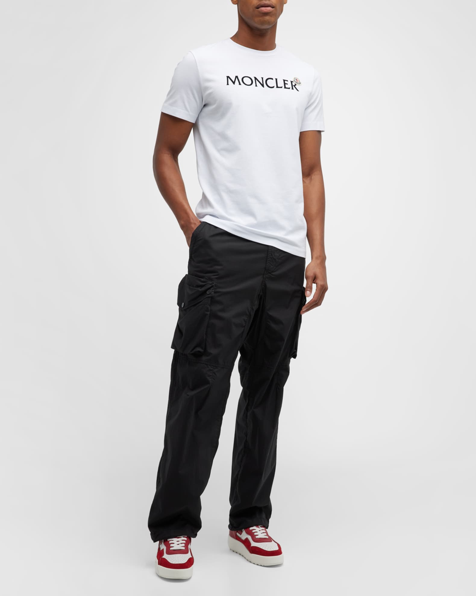 MONCLER　23ss　Tシャツ　レザーパッチ　ブラック　Ｓ Moncler Logo Patch T-Shirt | REVERSIBLE