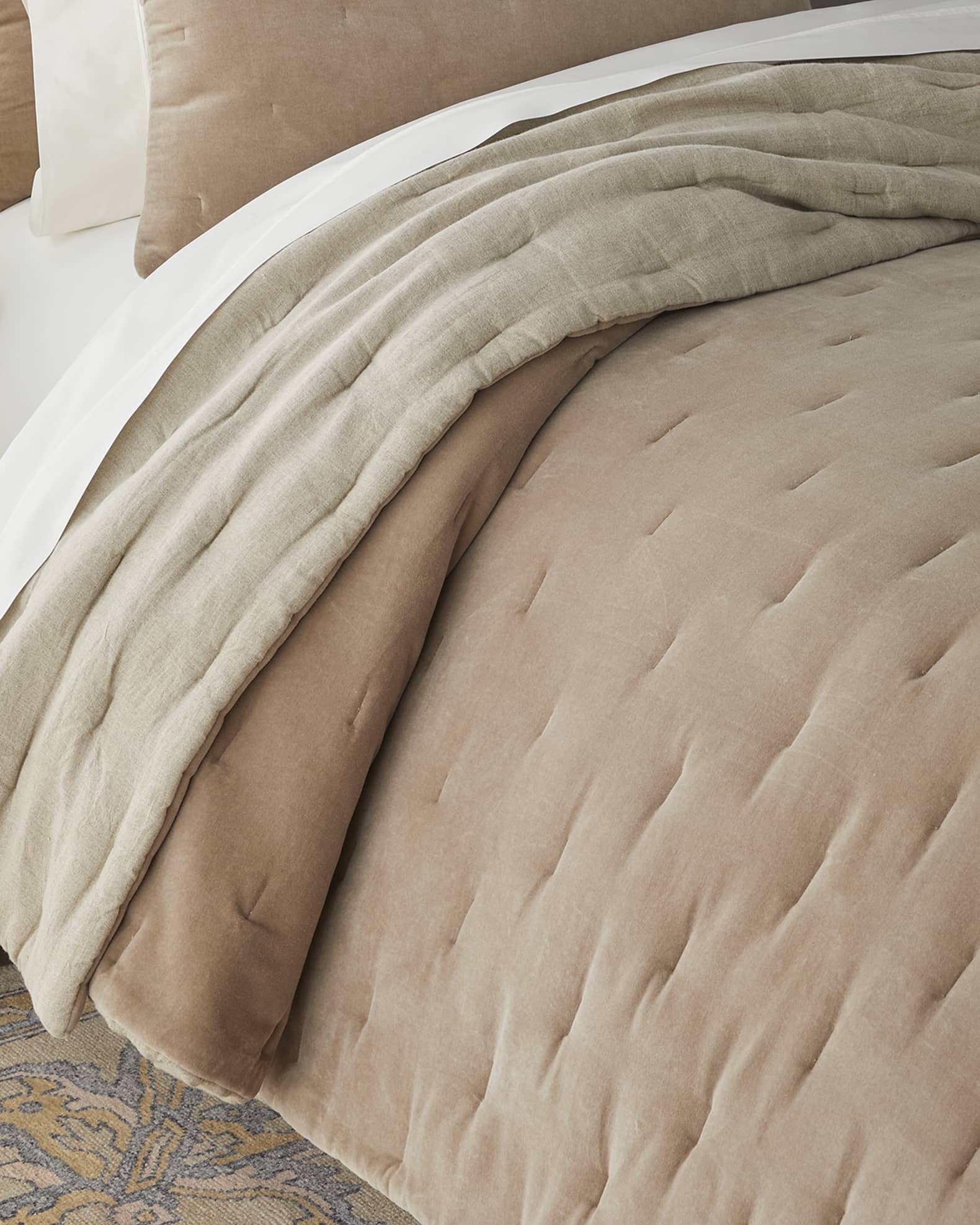 Mesa Linen & Velvet Quilt 0