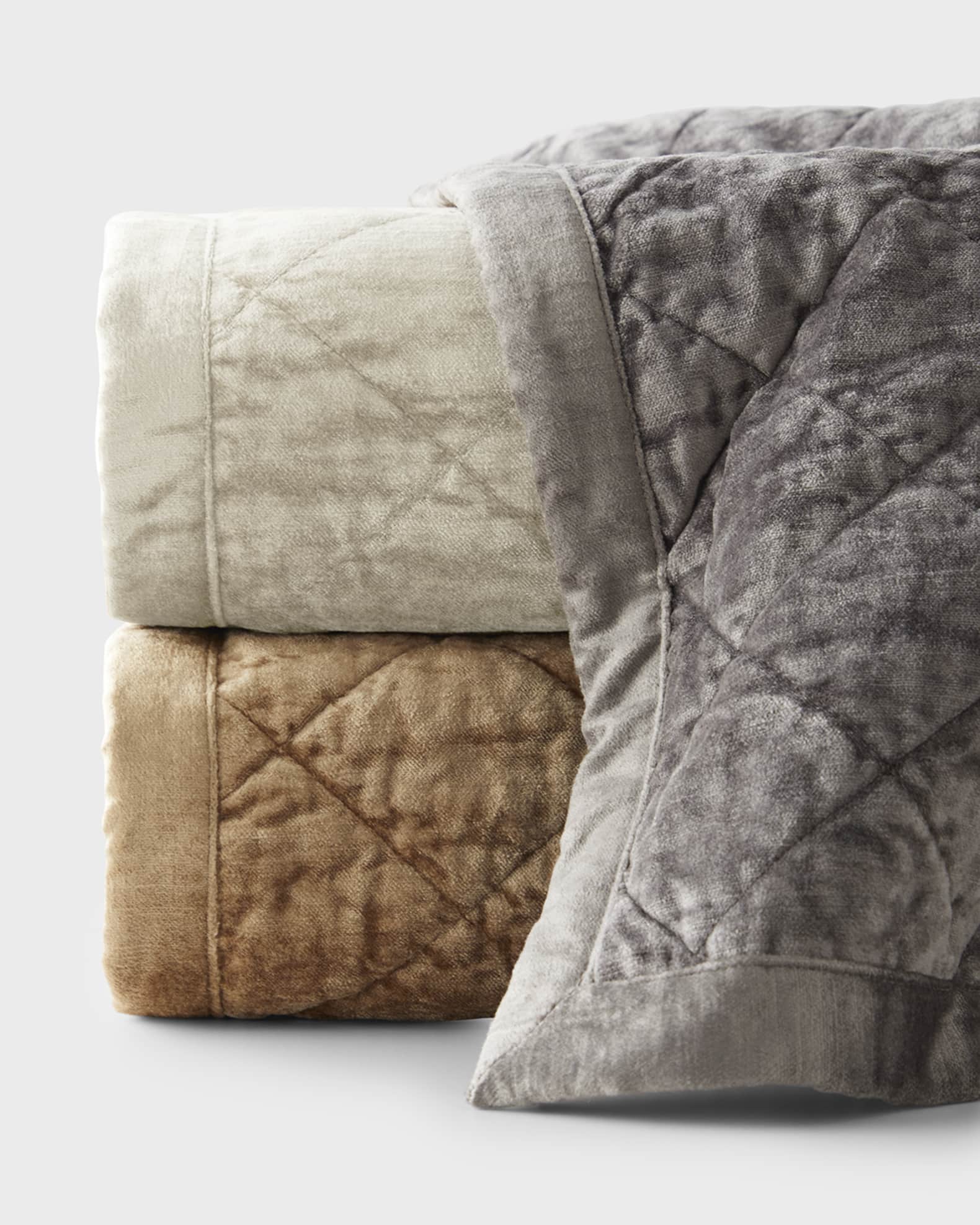 Simona Velvet Quilt 0