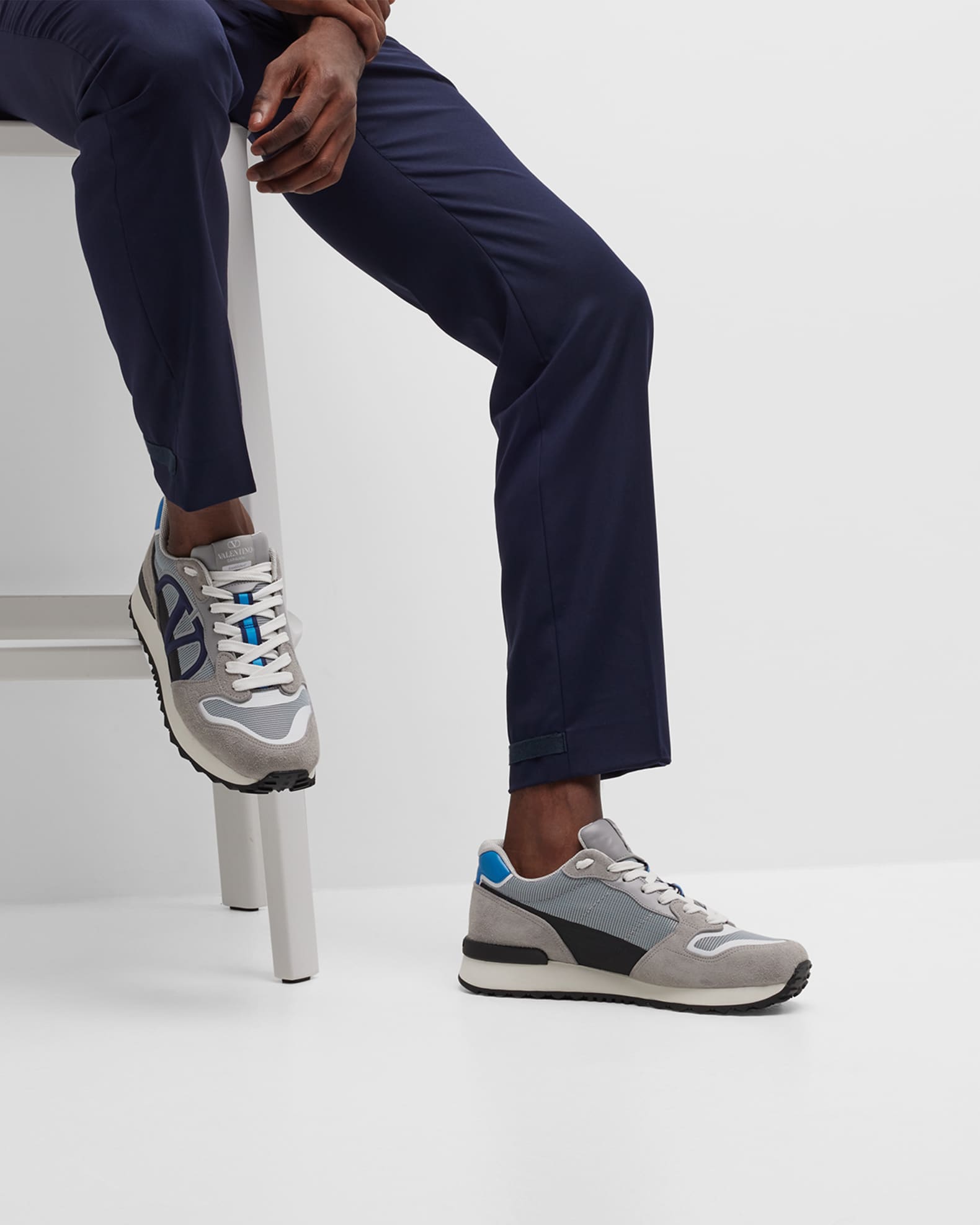 V shop logo sneakers