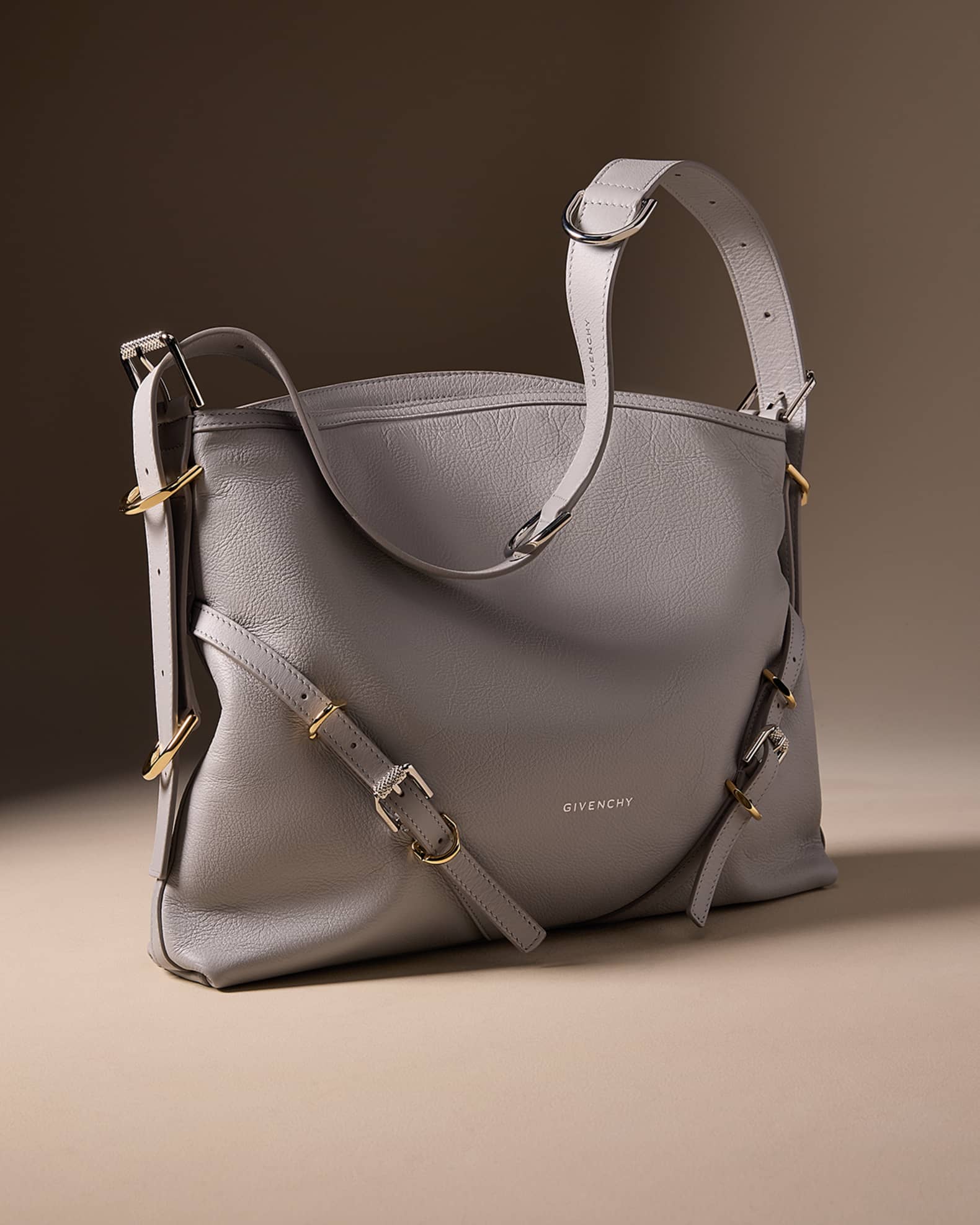 ショルダーバッグ・ポシェット GIVENCHY VOYOUM MEDIUM SHOULDER BAG IN GRAINY LEATHER Givenchy Voyou Medium Shoulder Bag in Shiny Tumbled Leather