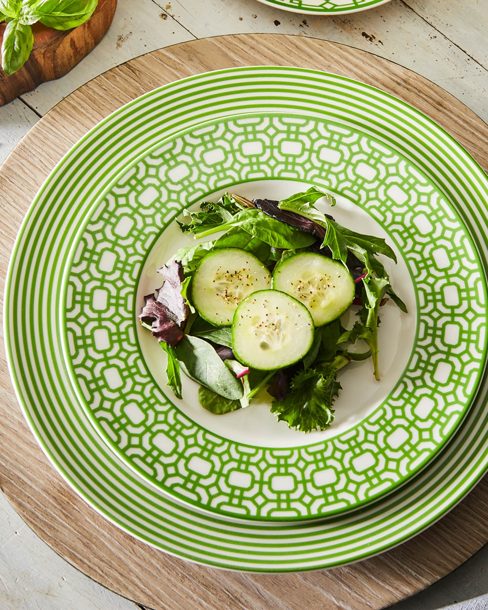 Newport Stripe Rimmed Dinner Plate 1