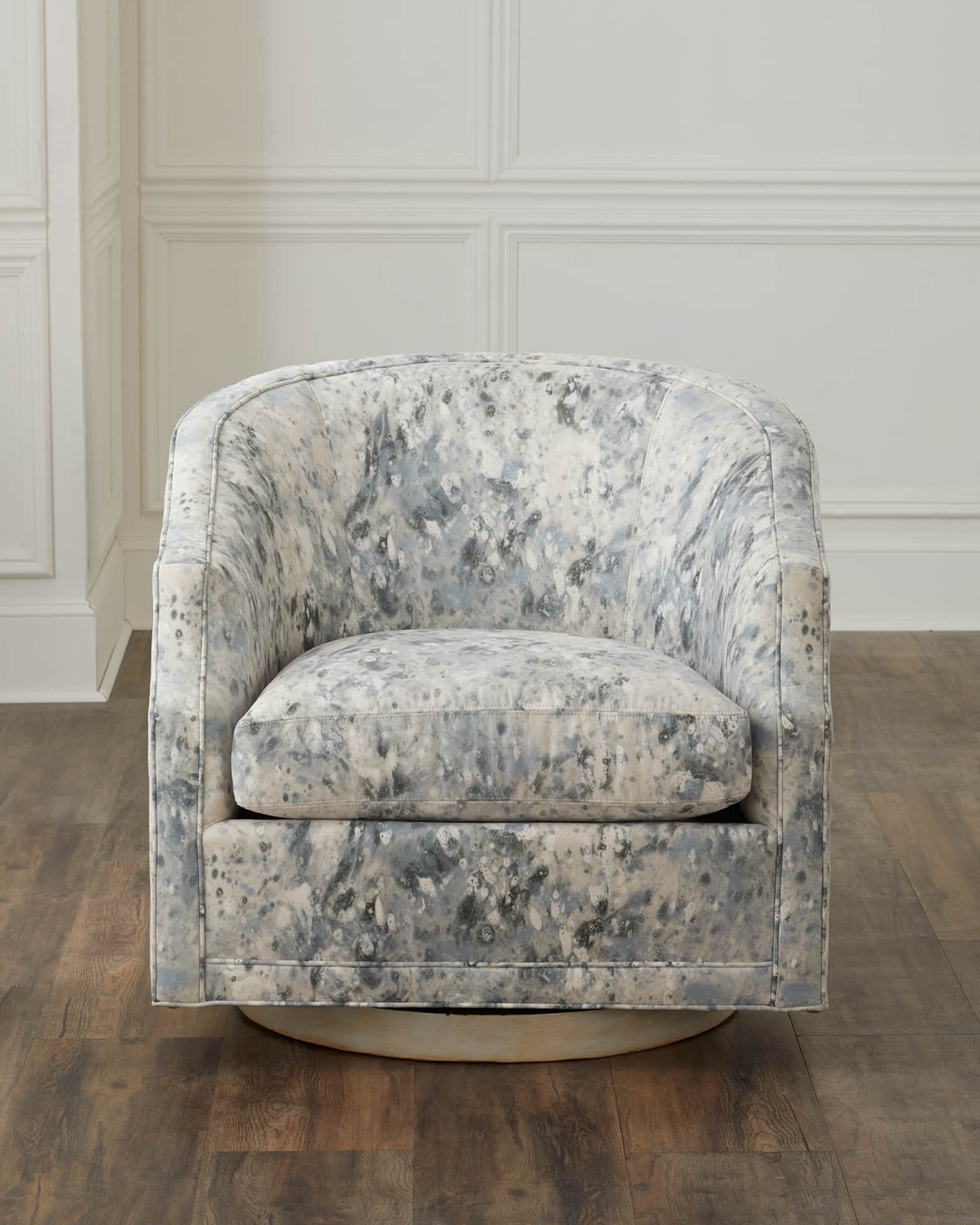 Irie Swivel Chair 0