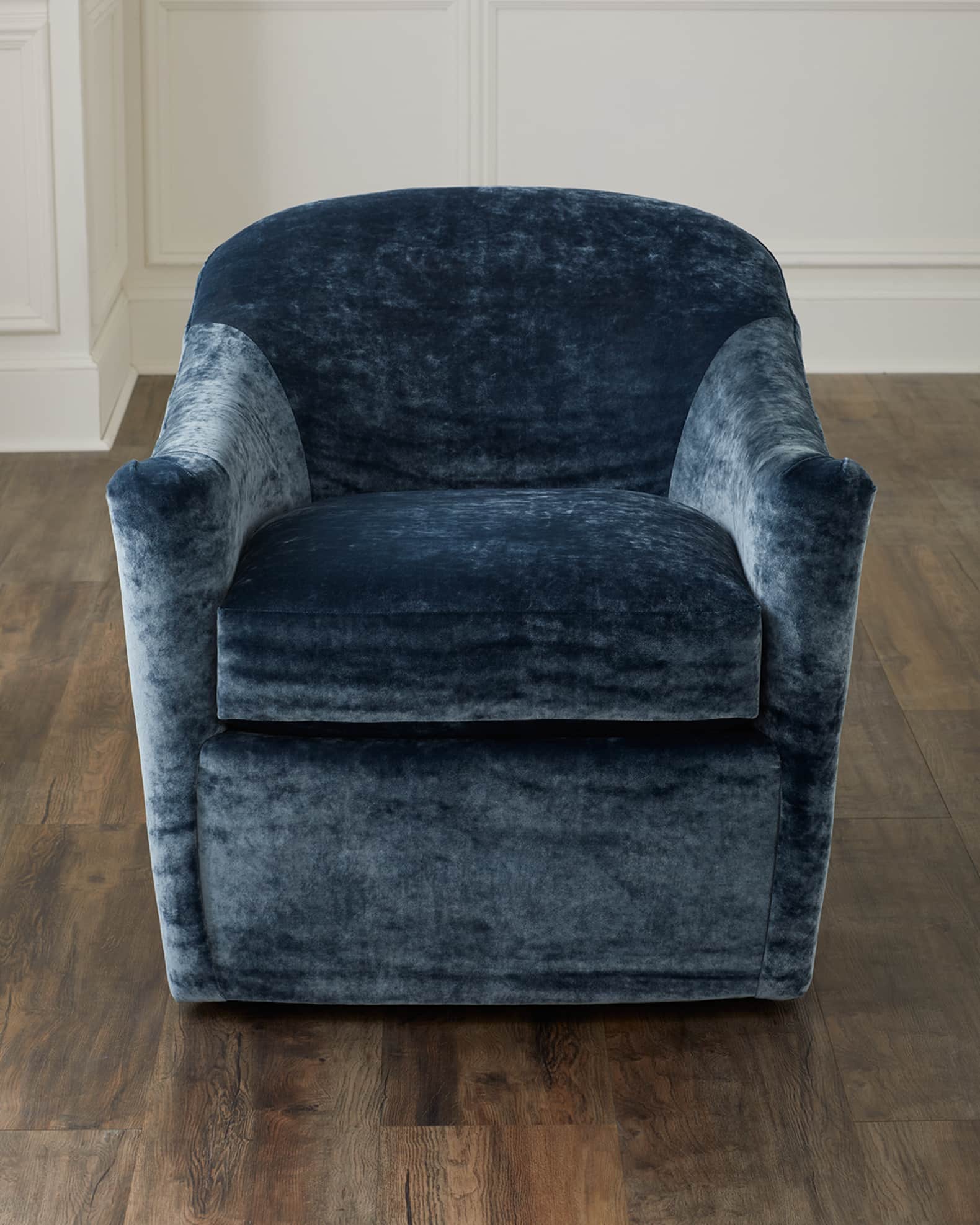 Taiga Swivel Chair 0