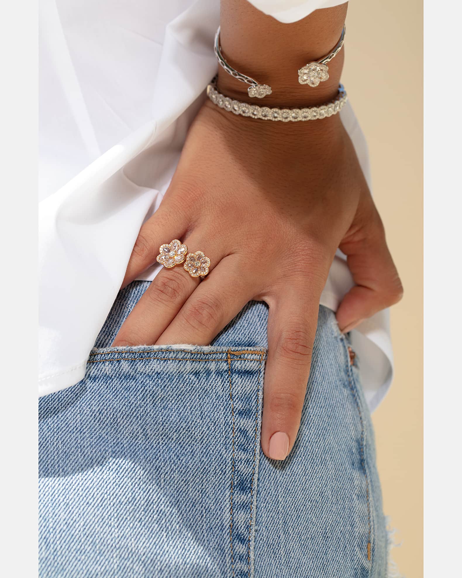 Floral 18K White Gold Double-Flower Motif Ring with Diamonds, Size 5 1