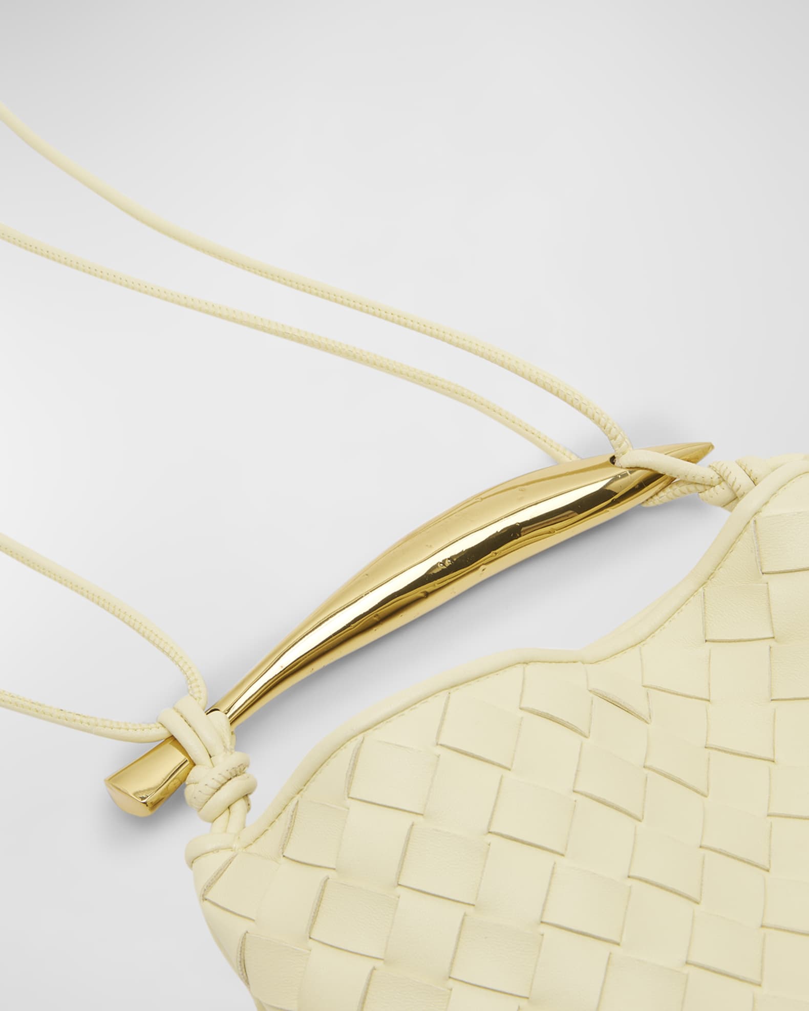 【大注目】BOTTEGA VENETA Sardine ミニバッグ チャーム Bottega Veneta Mini Sardine Bag | Neiman Marcus