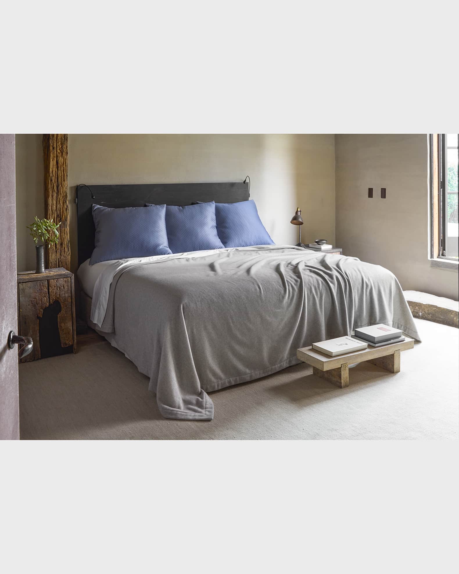 Venus Cashmere Blanket 1
