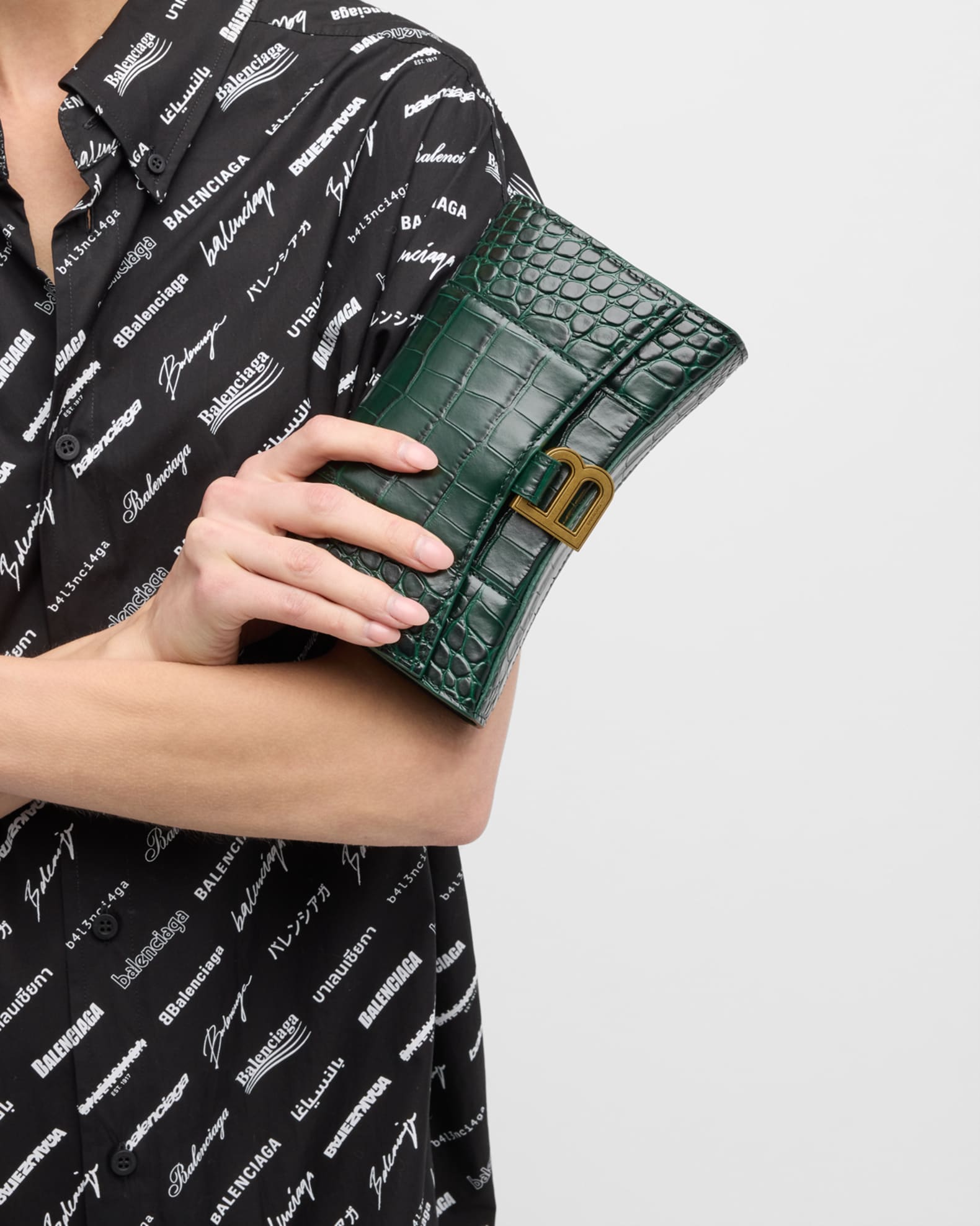 ショルダーバッグ・ポシェット BALENCIAGA HOURGLASS WALLET ON CHAIN CROCODILE EMBOSSED Balenciaga Hourglass Croc-Embossed Wallet on Chain | Neiman