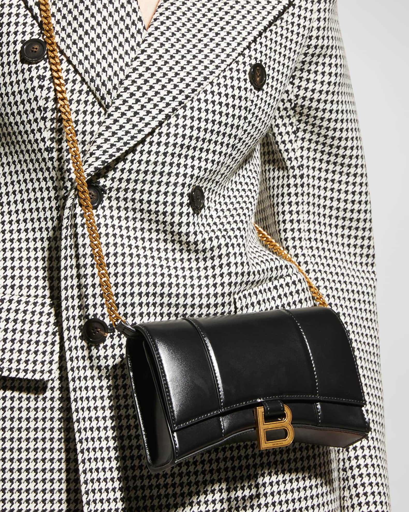 【BALENCIAGA】Hourglass Wallet On Chain ★関税送料込み Balenciaga Hourglass Wallet On Chain Metallized | Neiman Marcus
