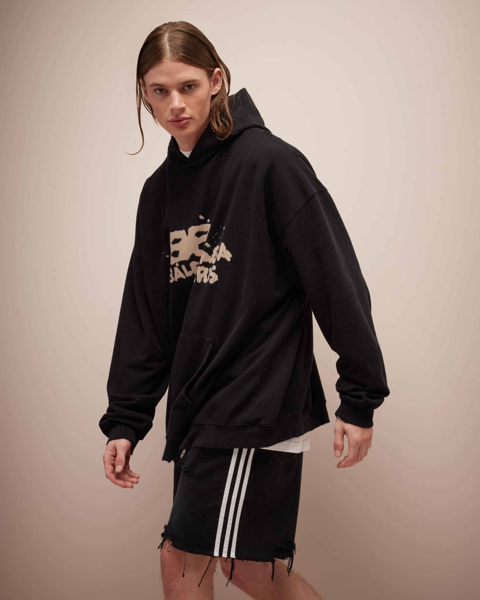 BALENCIAGA BB PARIS ICON 袖ロゴ フーディ パーカー ブラック Balenciaga Men's Dirty BB Paris Icon Hoodie | Neiman Marcus
