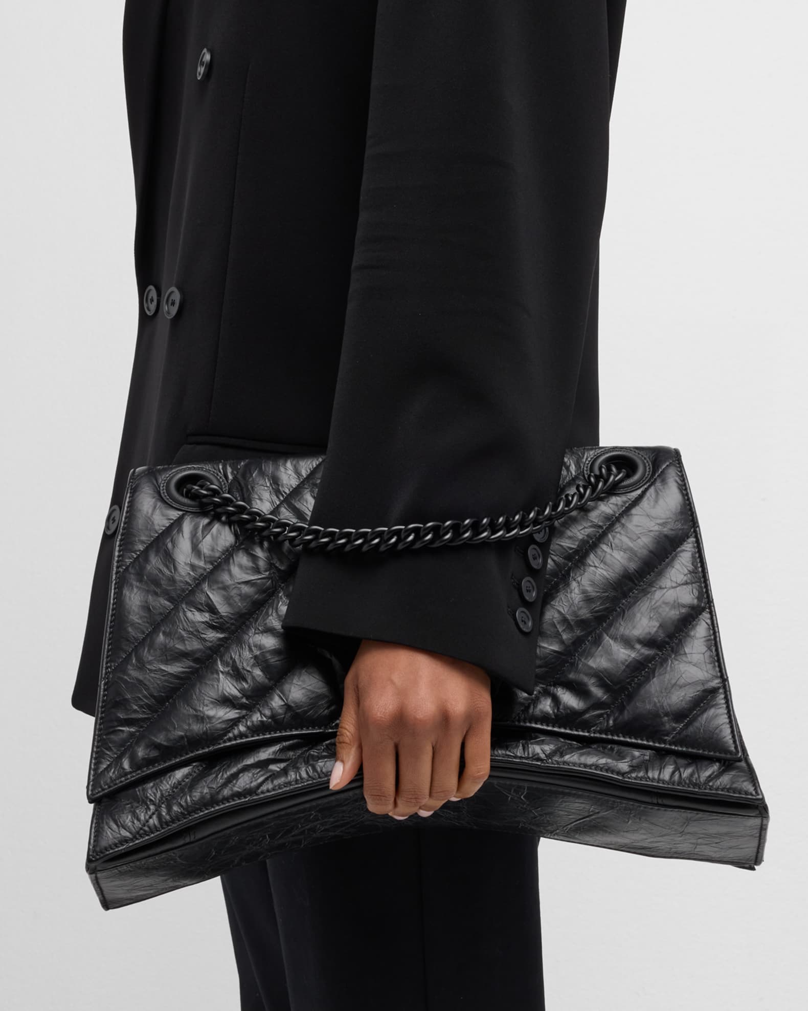 直営店☆BALENCIAGA☆ Crush Large Quilted チェーンバッグ Balenciaga Crush Large Chain Bag Quilted | Neiman Marcus