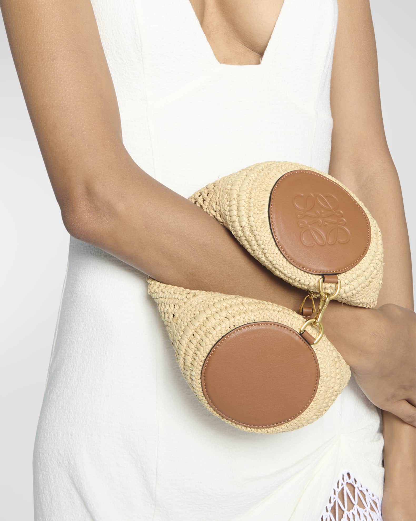 x Paula’s Ibiza Bracelet Pouch in Raffia with Leather Strap