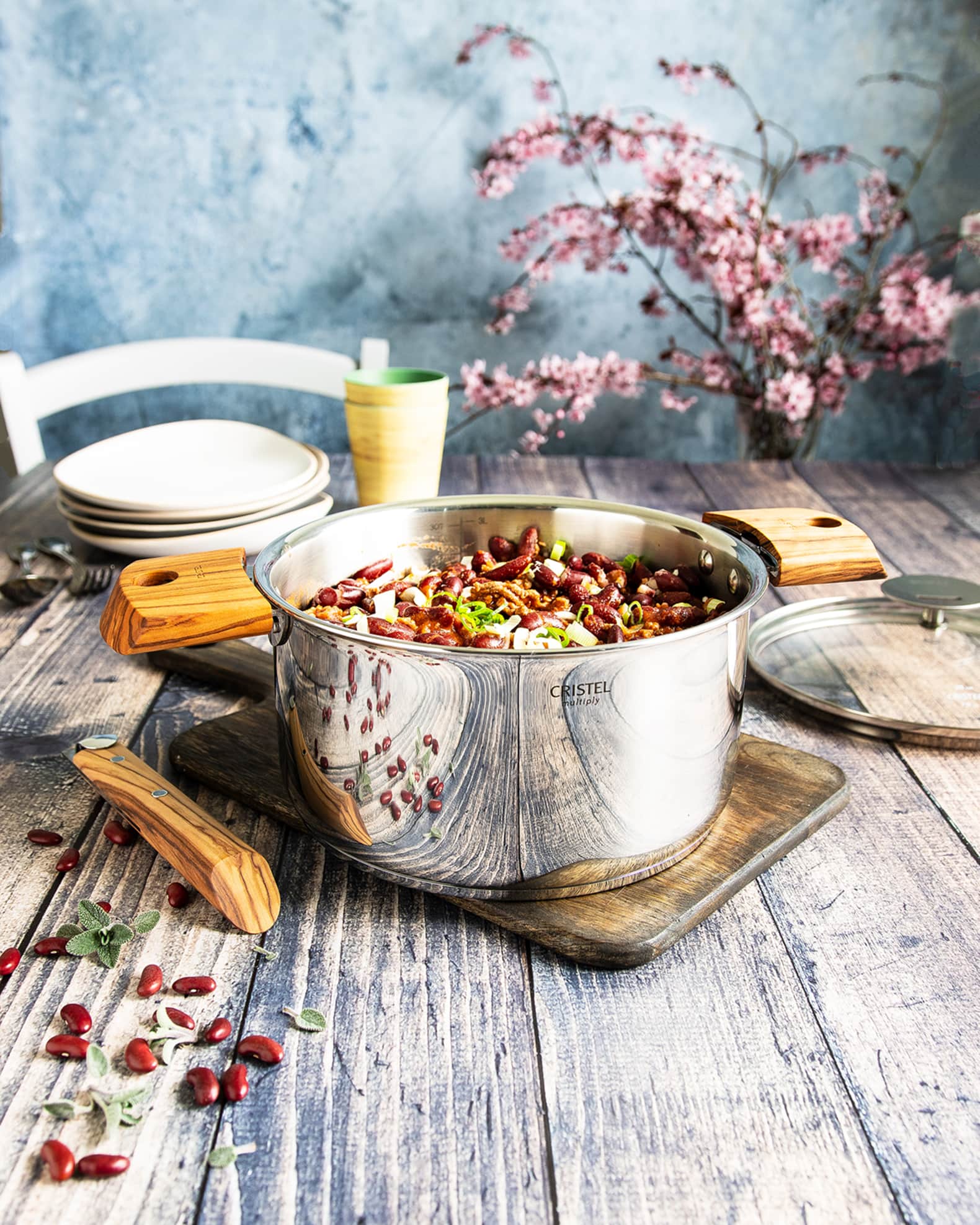 Casteline Saucepan with Domed Lid 1