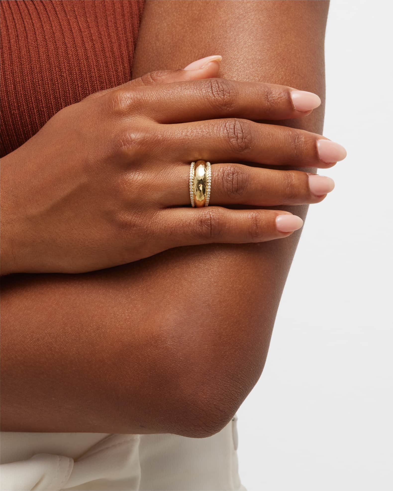 18k Classico Thin Goddess Hammered Ring, Size 7 1