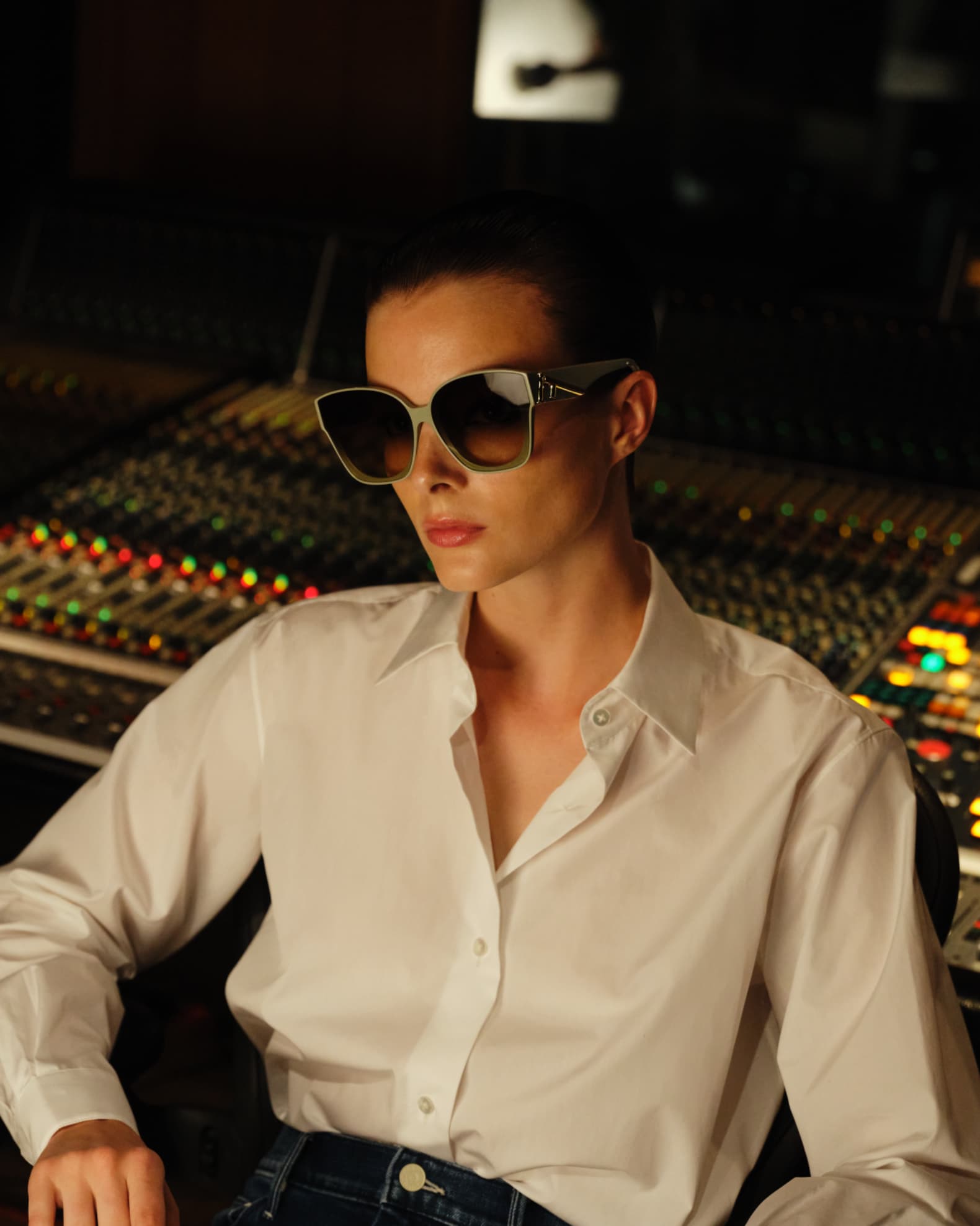 Fendi f logo sunglasses shop
