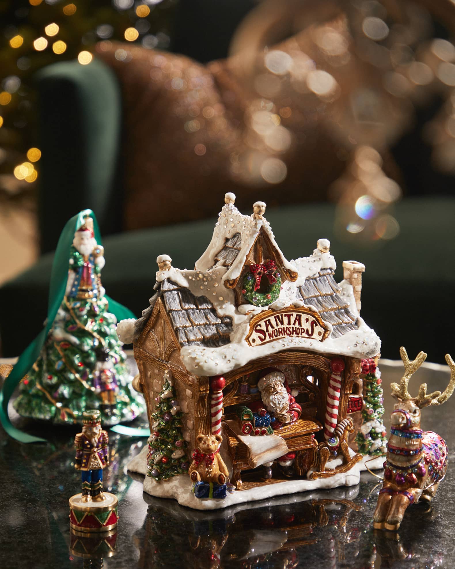 Jay Musical Christmas Figurine Box  1
