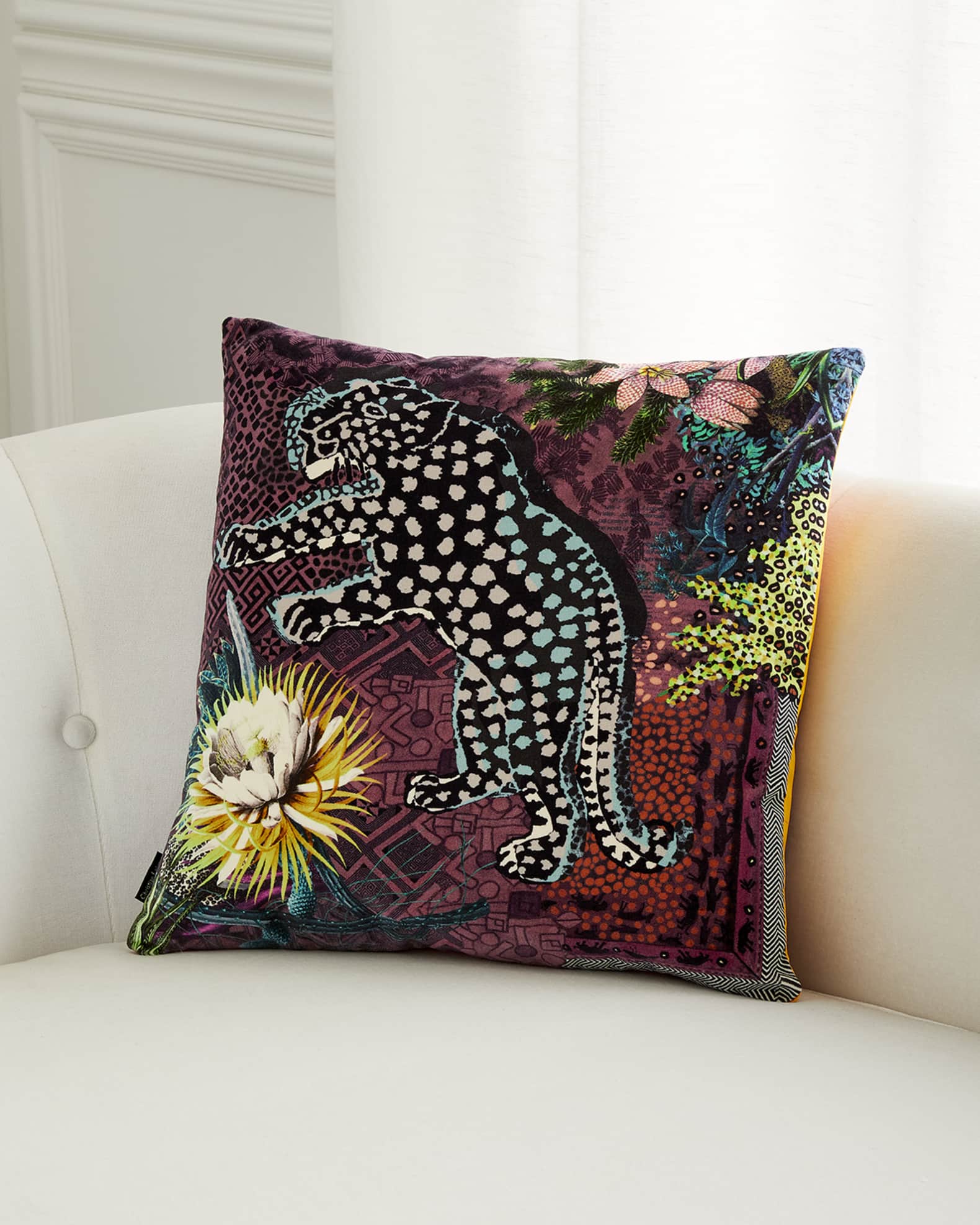 Neiman marcus decorative pillows outlet