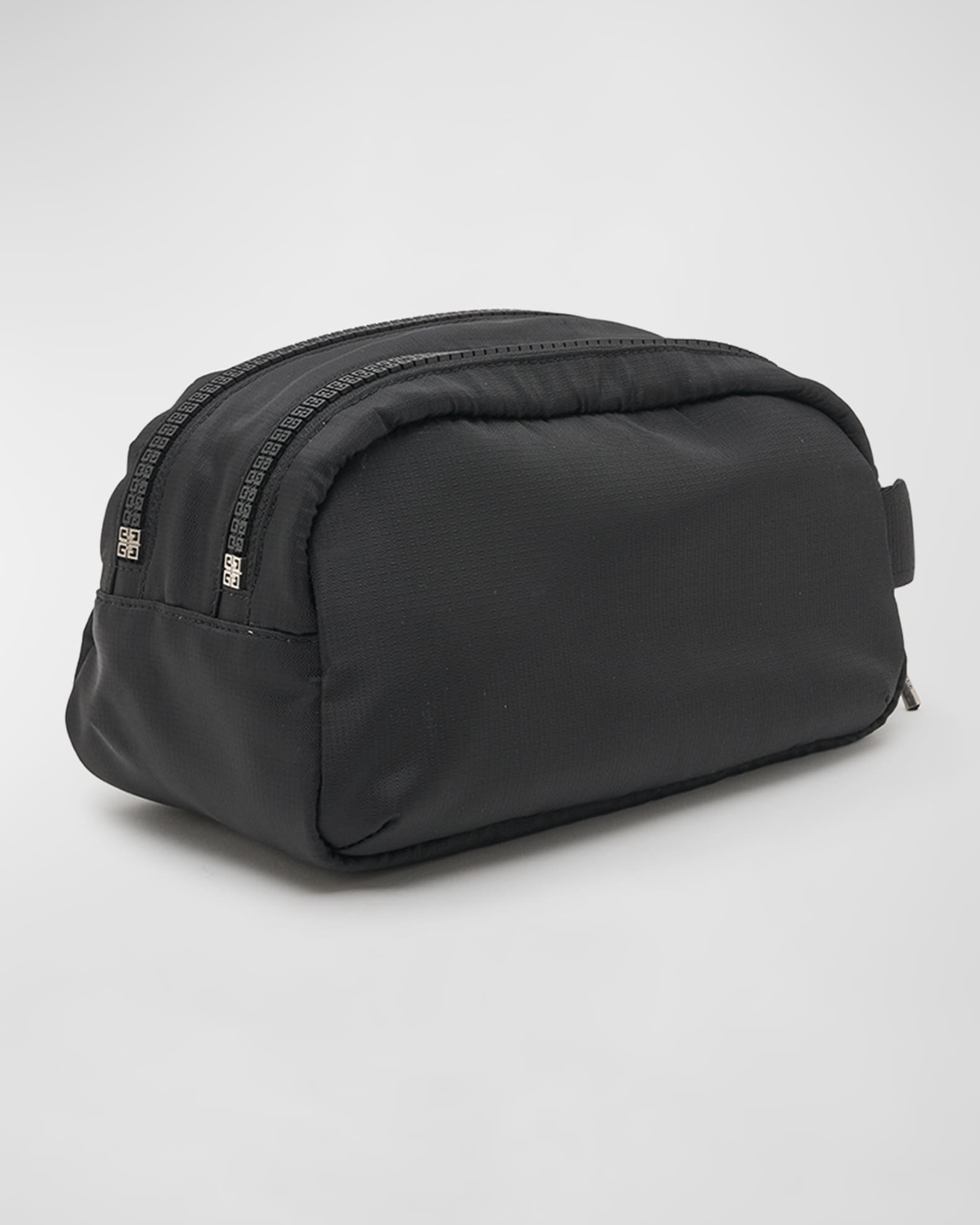 【Givenchy】G-trek トイレポーチ G-Trek toilet pouch in nylon in - black | Givenchy US