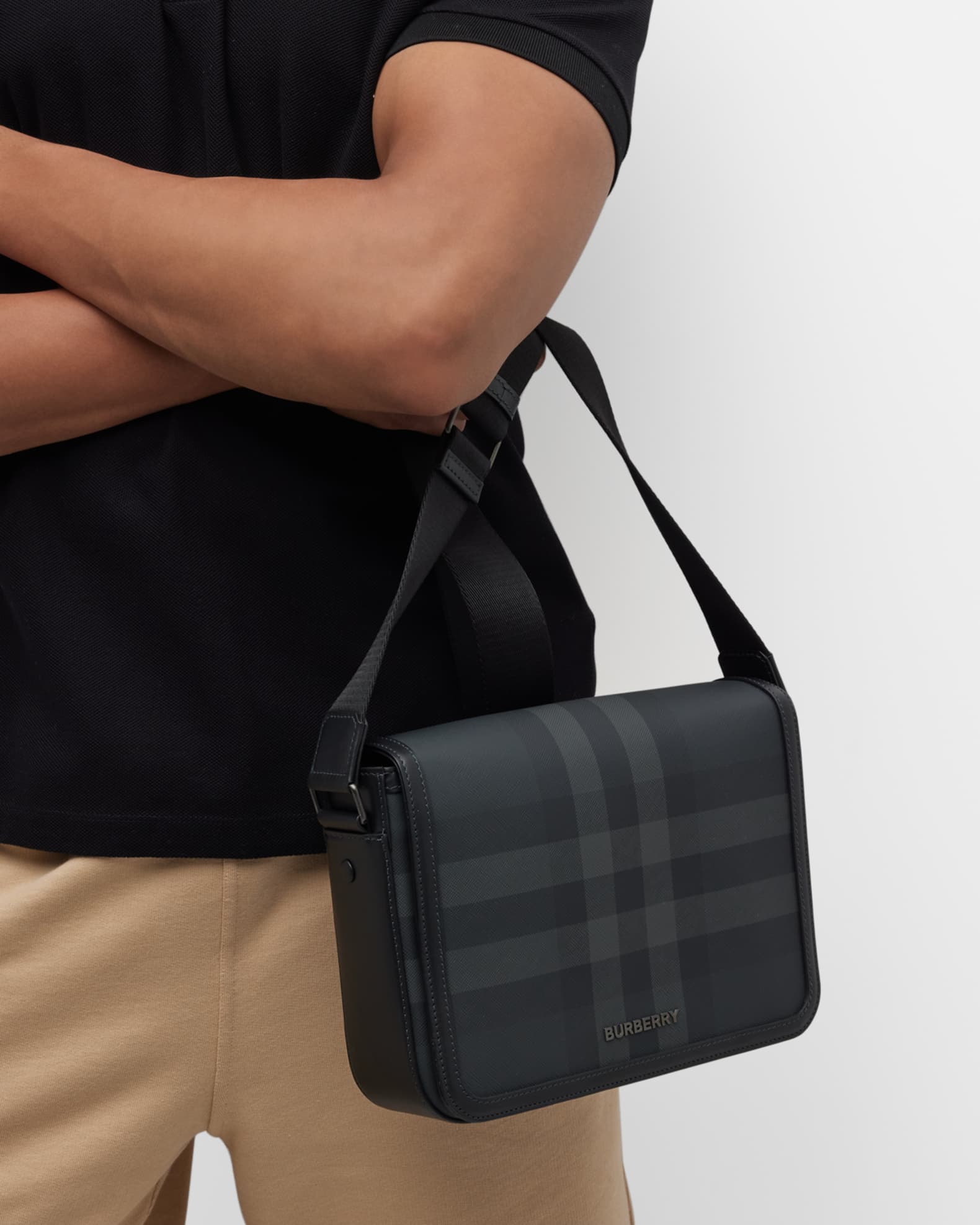Burberry messenger discount