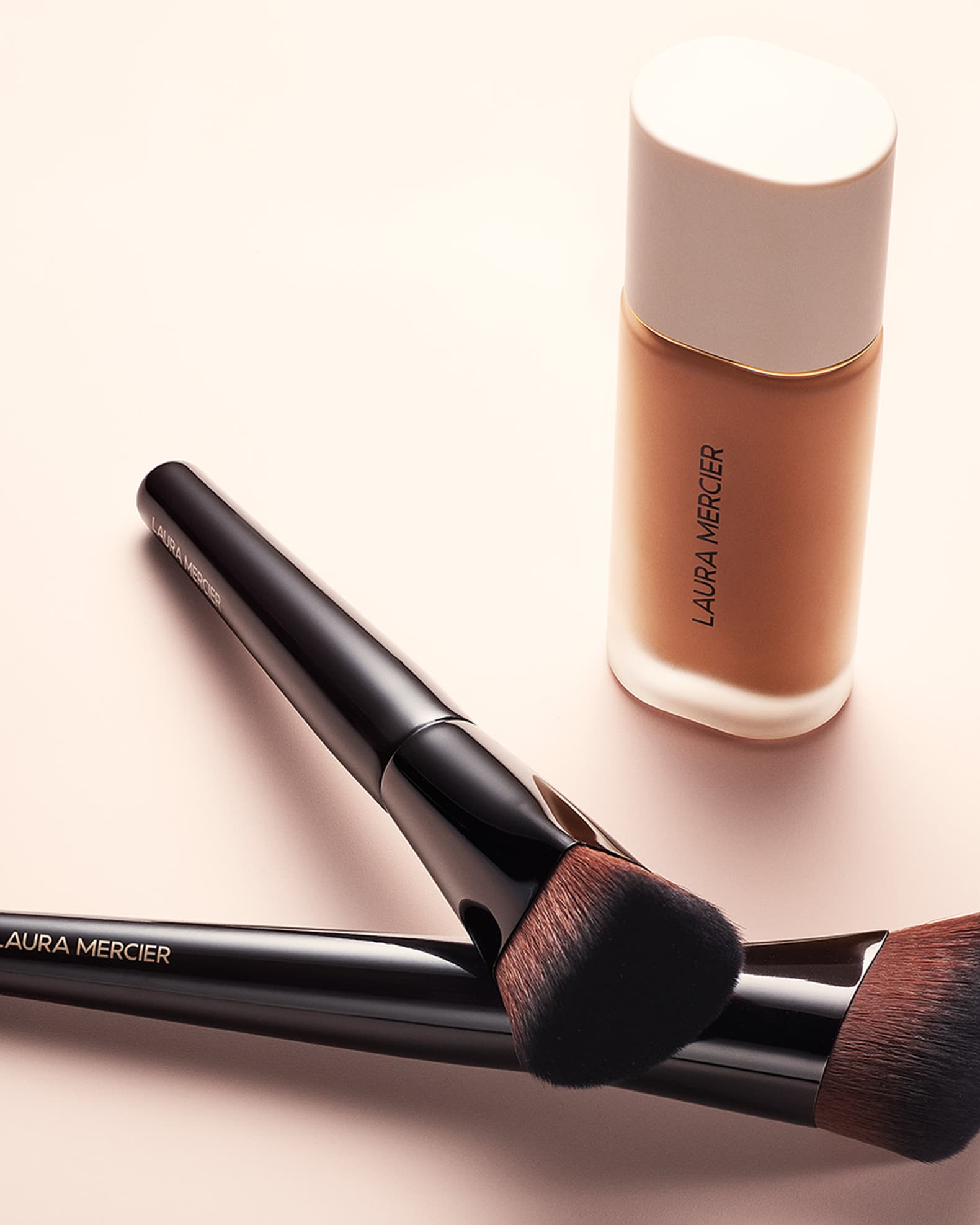 Real Flawless Foundation Brush 1