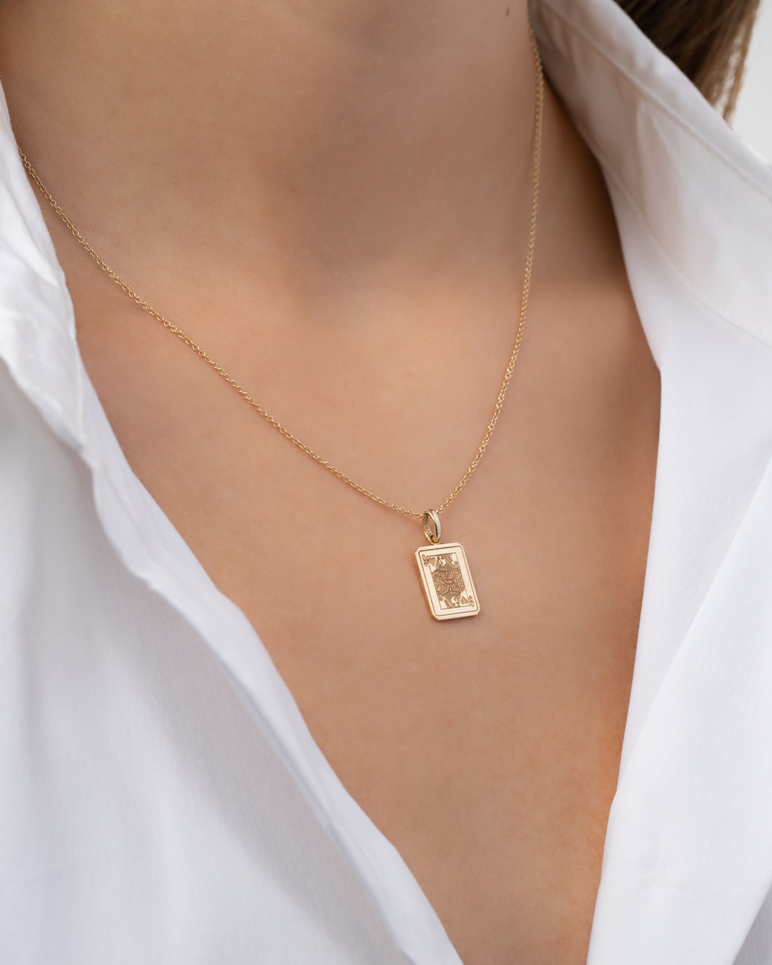 14K Gold Queen of Hearts Pendant Necklace