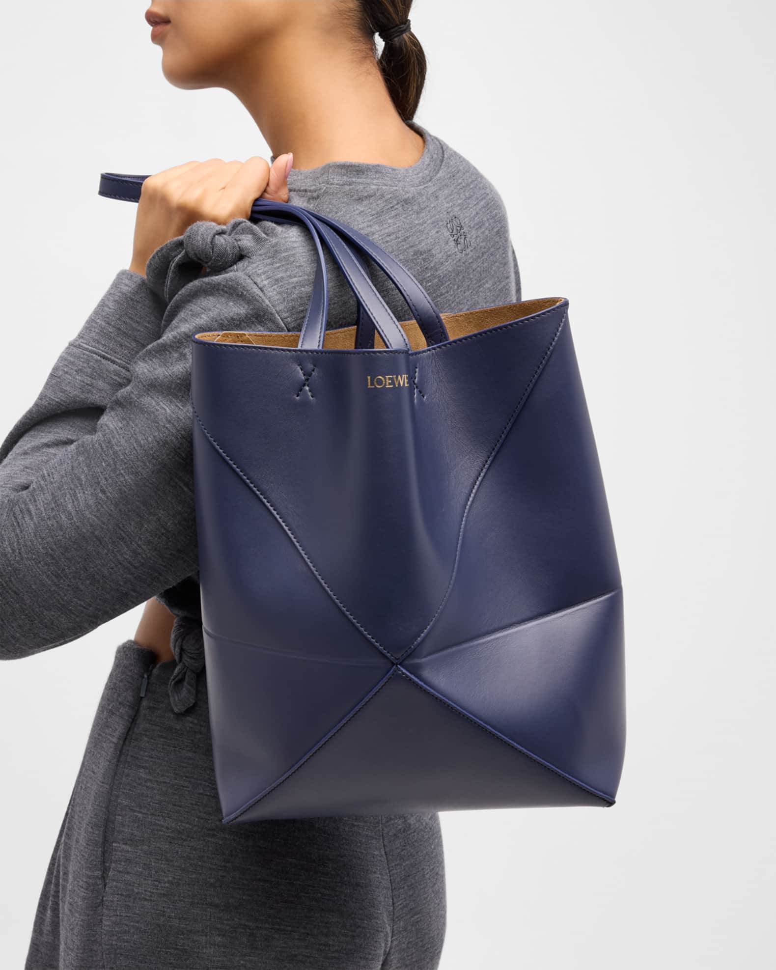 トートバッグ LOEWE BLUE LEATHER MEDIUM PUZZLE FOLD SHOPPING BAG Loewe Puzzle Fold Medium Tote Bag in Shiny Leather | Neiman