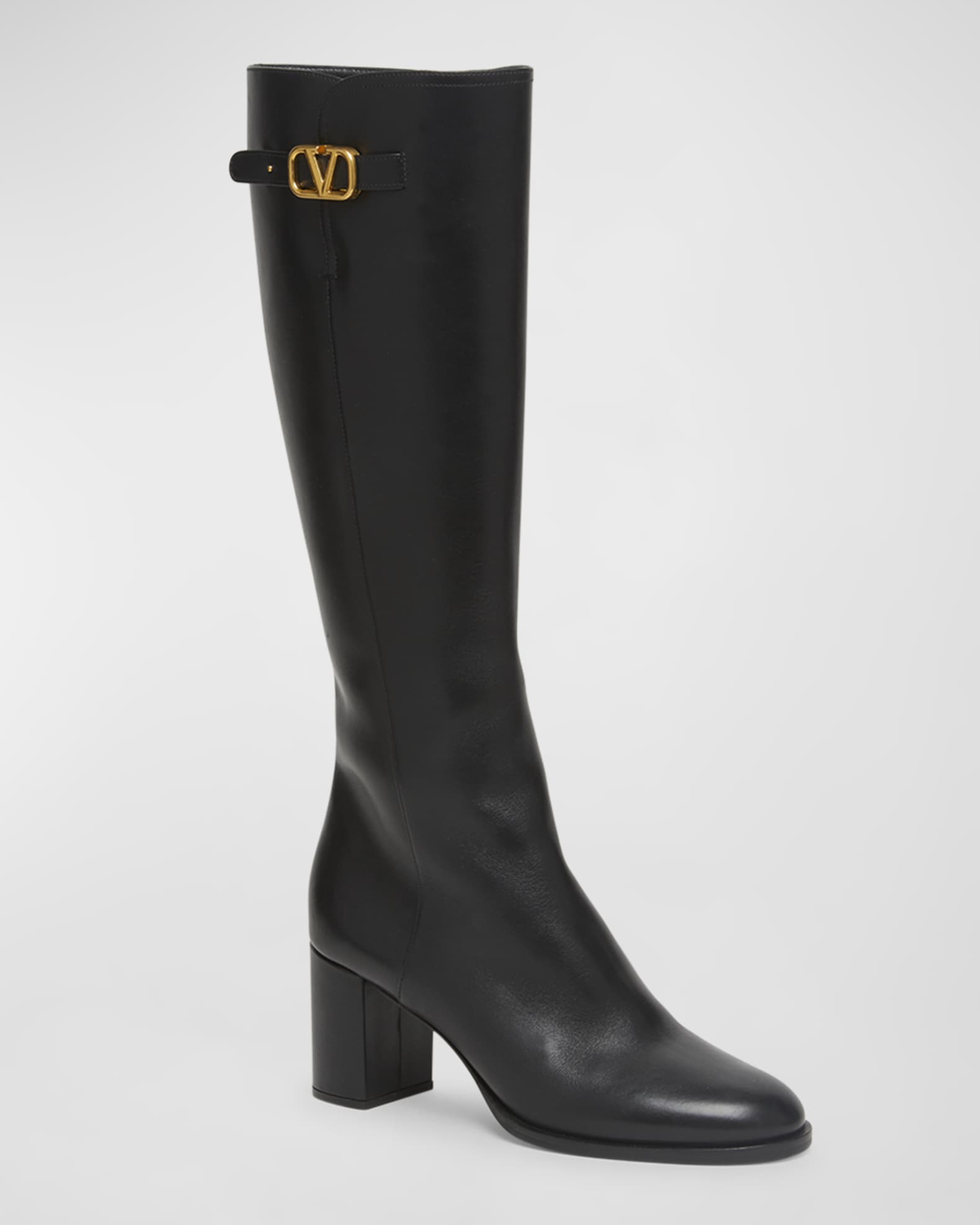 ファッションシーンで話題のこれから流行るブランド12選 Valentino Logo V with Boots High Knee Leather Garavani 靴