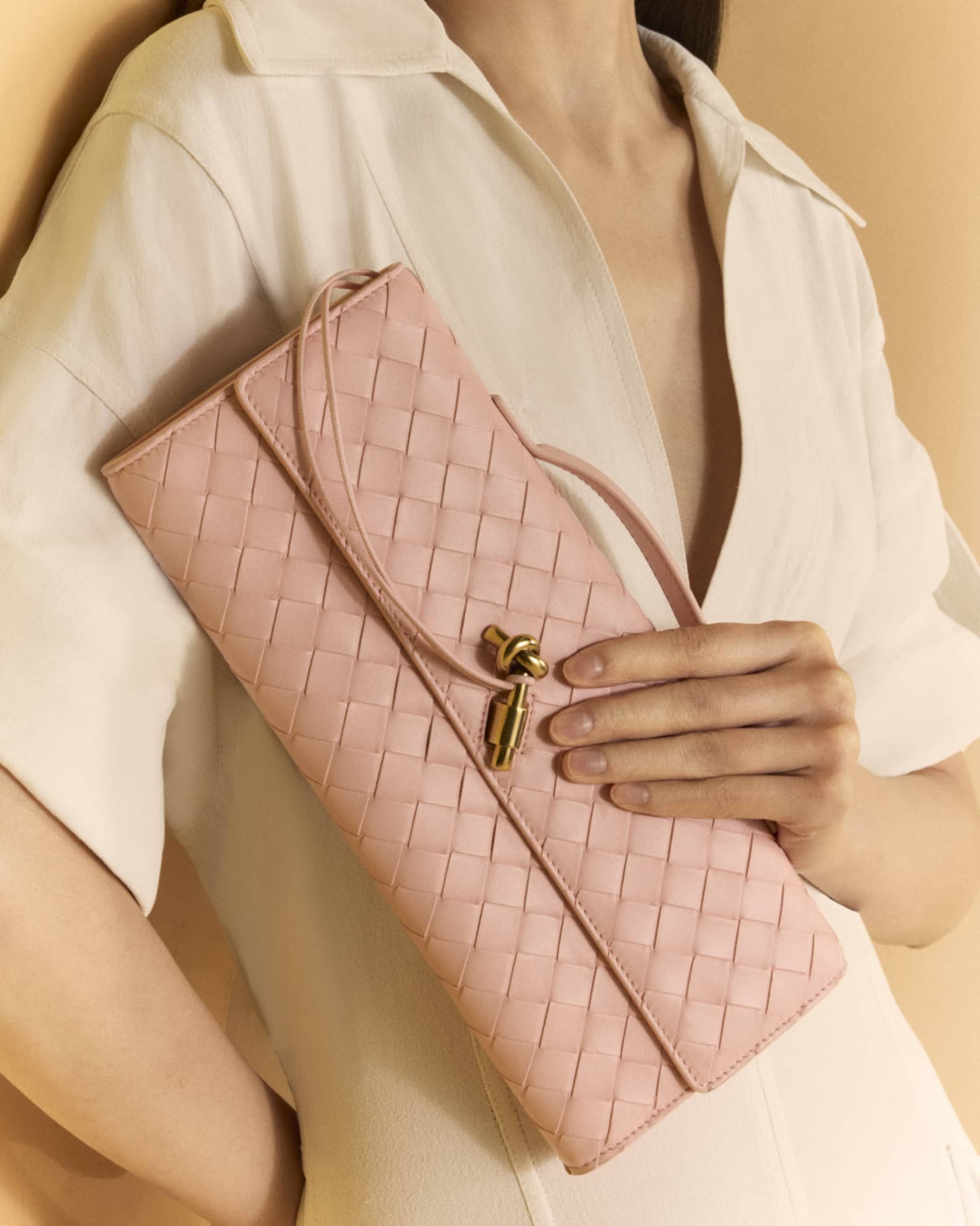 BV Long Clutch Andiamo With Handle 31cm Light Green Calfskin Ghw
