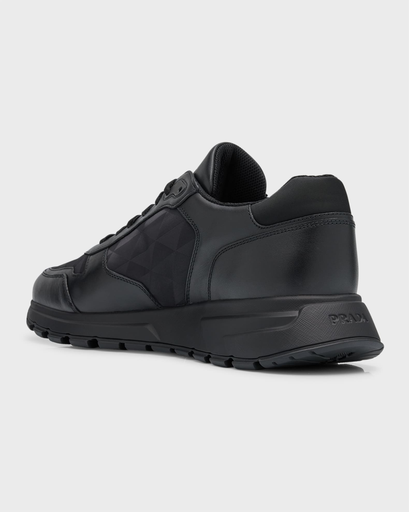 PRADA ●トライアングルロゴ PRAx エボリューション スニーカー Prada Men's Prax Triangle Logo Runner Sneakers | Neiman Marcus