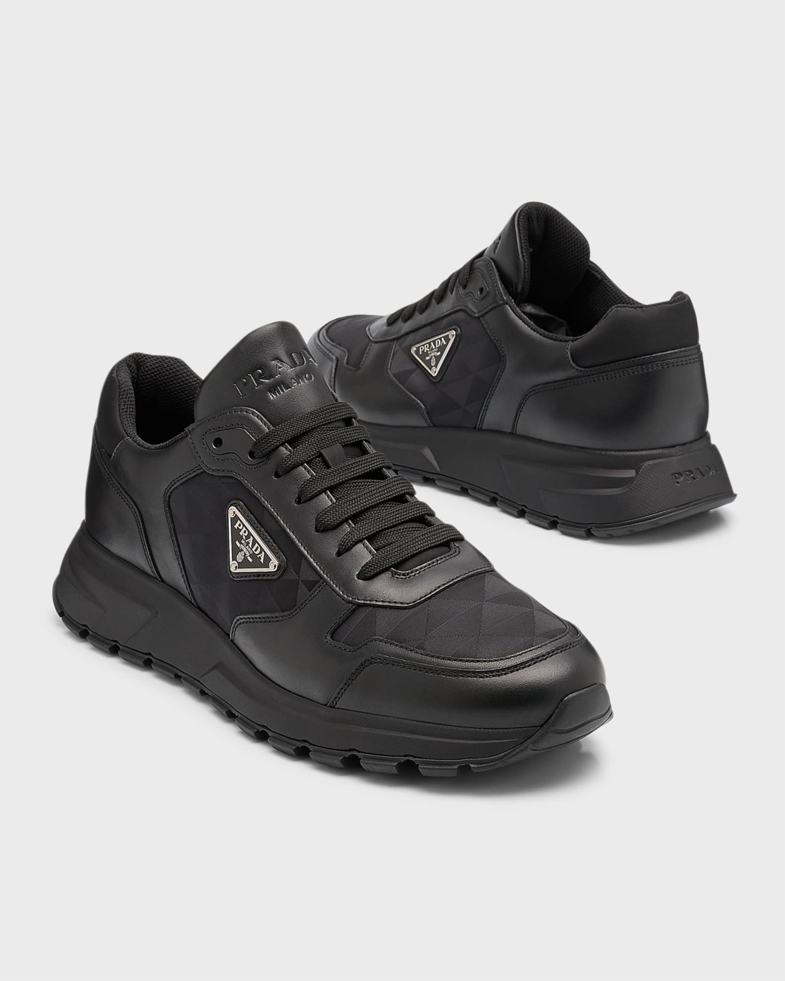 PRADA ●トライアングルロゴ PRAx エボリューション スニーカー Prada Men's Prax Triangle Logo Runner Sneakers | Neiman Marcus