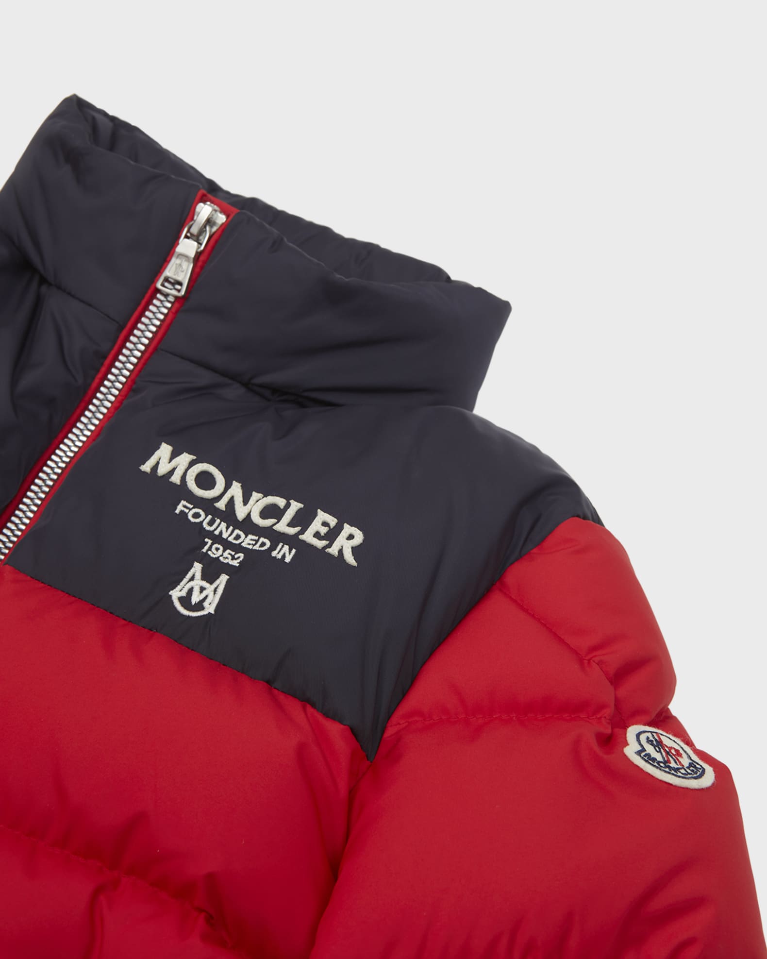 Moncler logo print 2025 puffer jacket