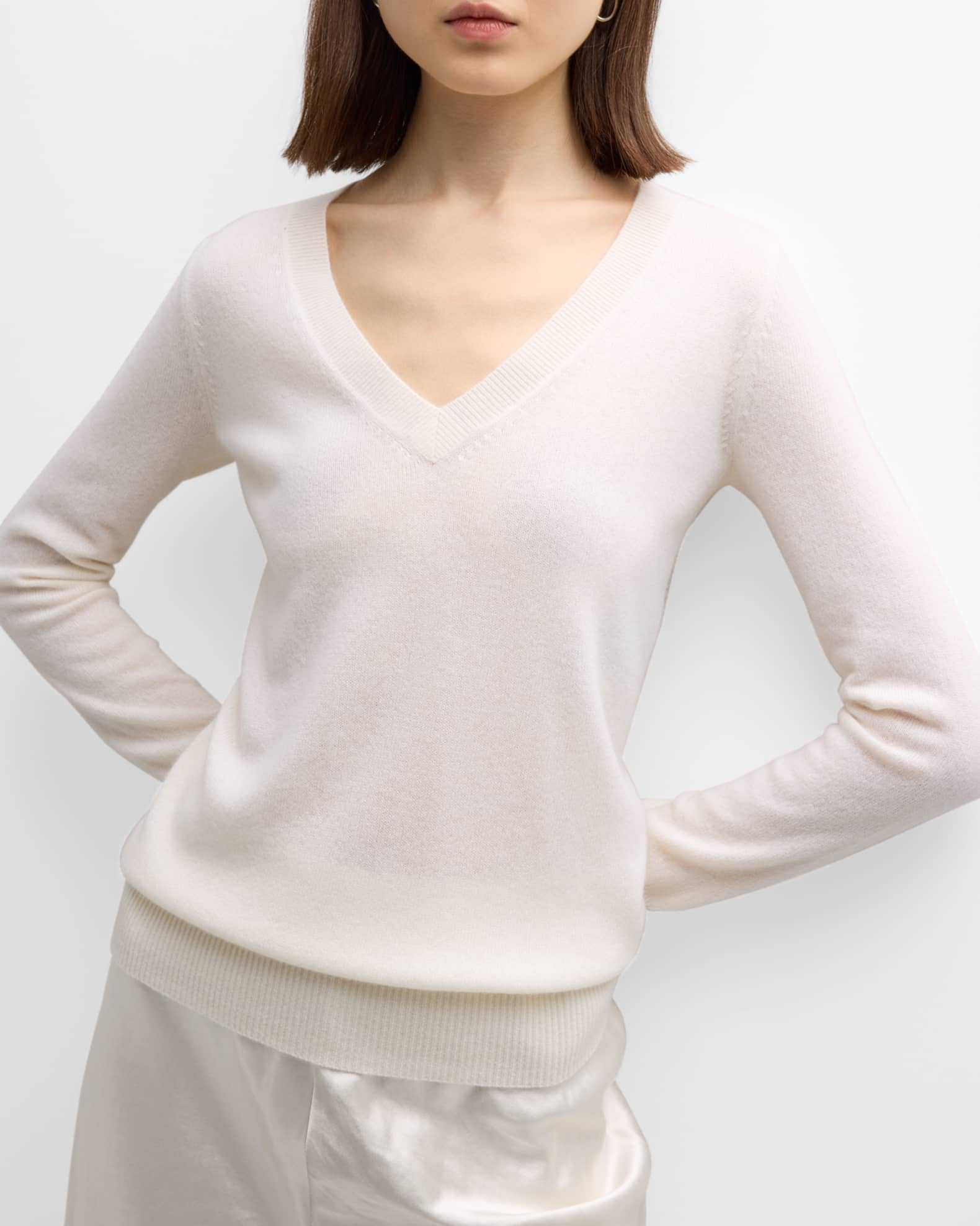 Neiman Marcus Cashmere Collection Cashmere Classic VNeck Sweater