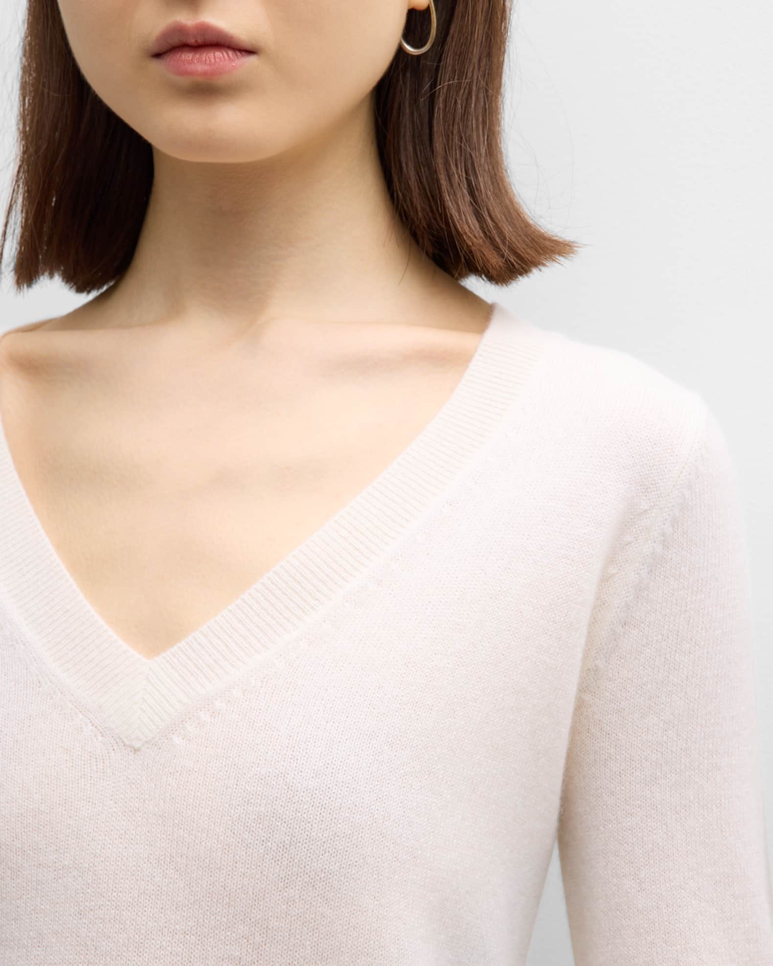 Neiman Marcus Cashmere Collection Cashmere Classic VNeck Sweater