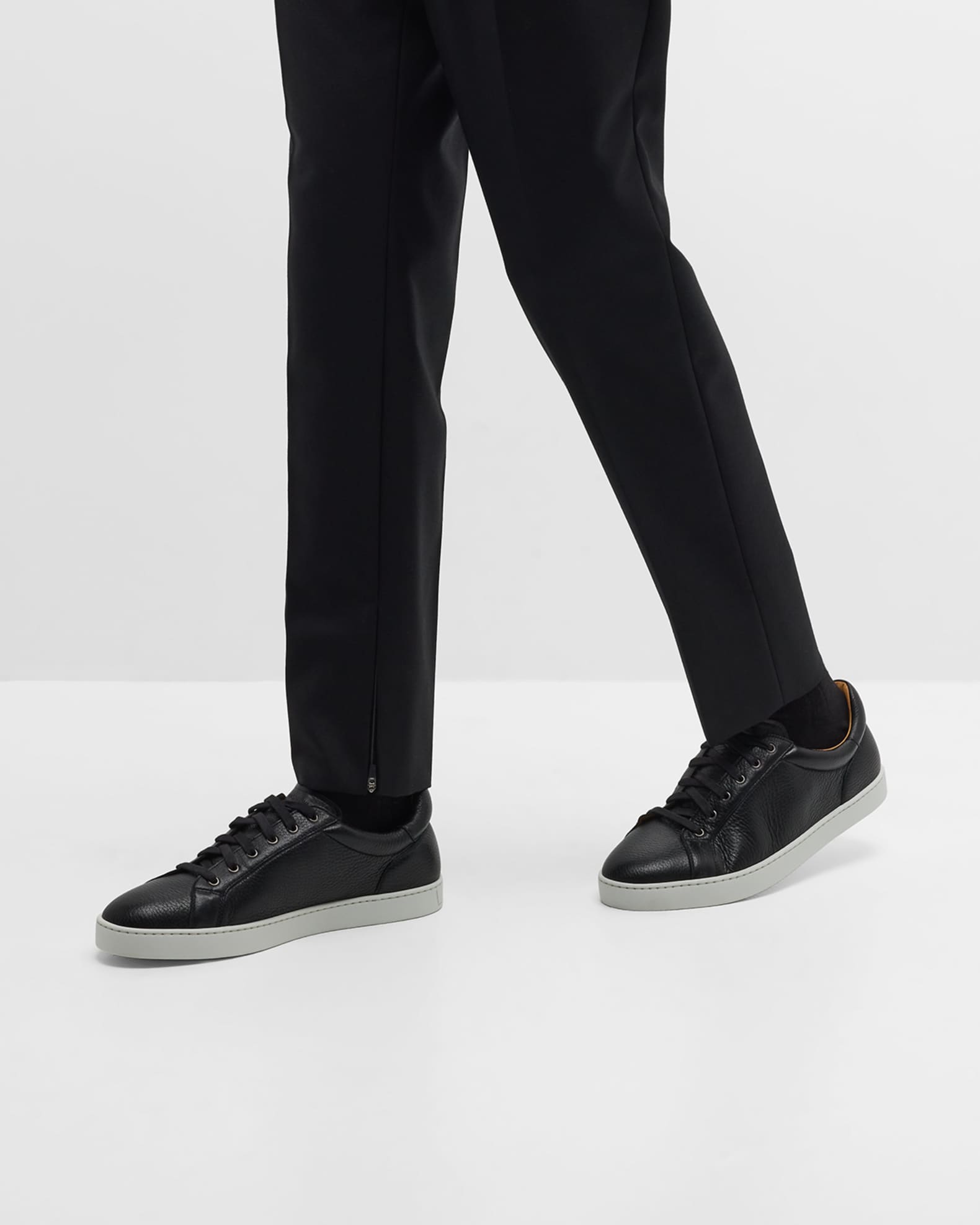 Men's Leve Soft Leather Low-Top Sneakers 1