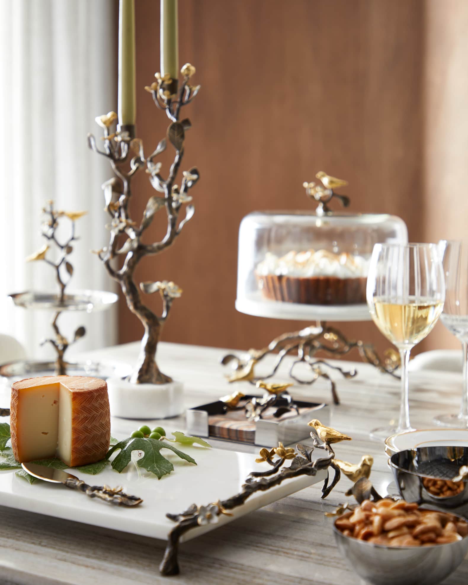 Lovebirds Cake Stand With Dome  1