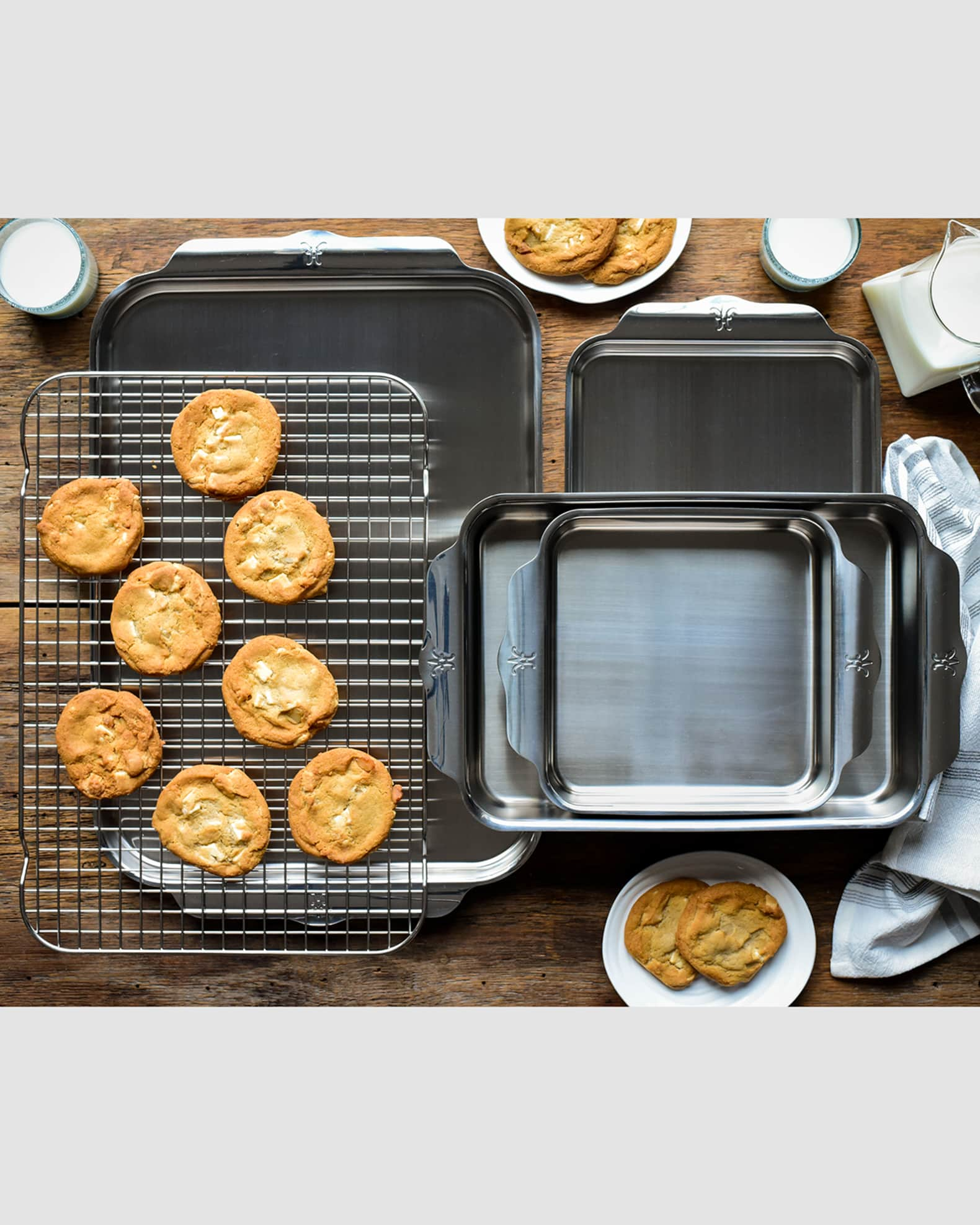 OvenBond Tri-ply Quarter Sheet Pan