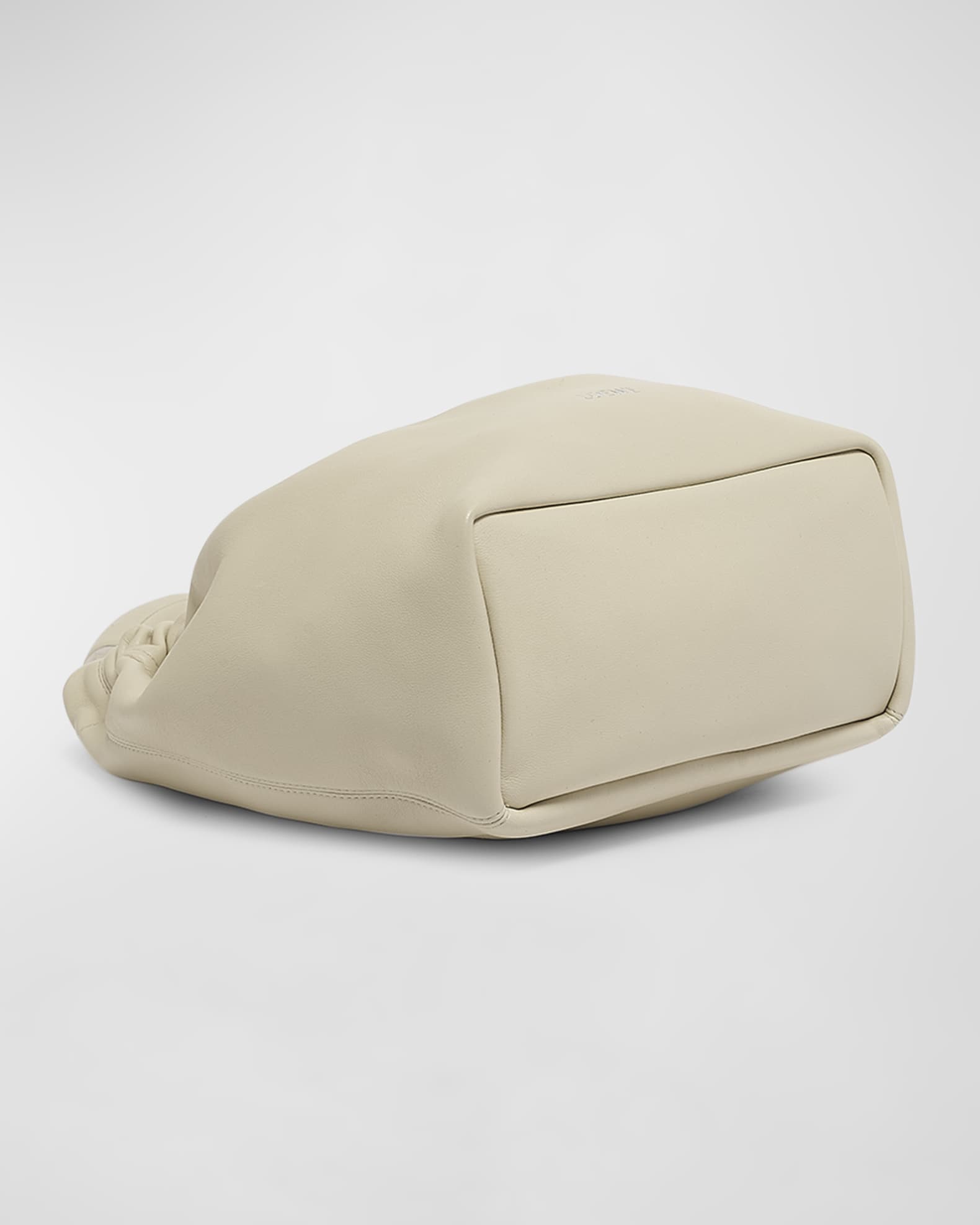 LOEWE Squeeze レザー スモール トートバッグ(タン) Small Squeeze bag in mellow nappa lambskin Brown - LOEWE