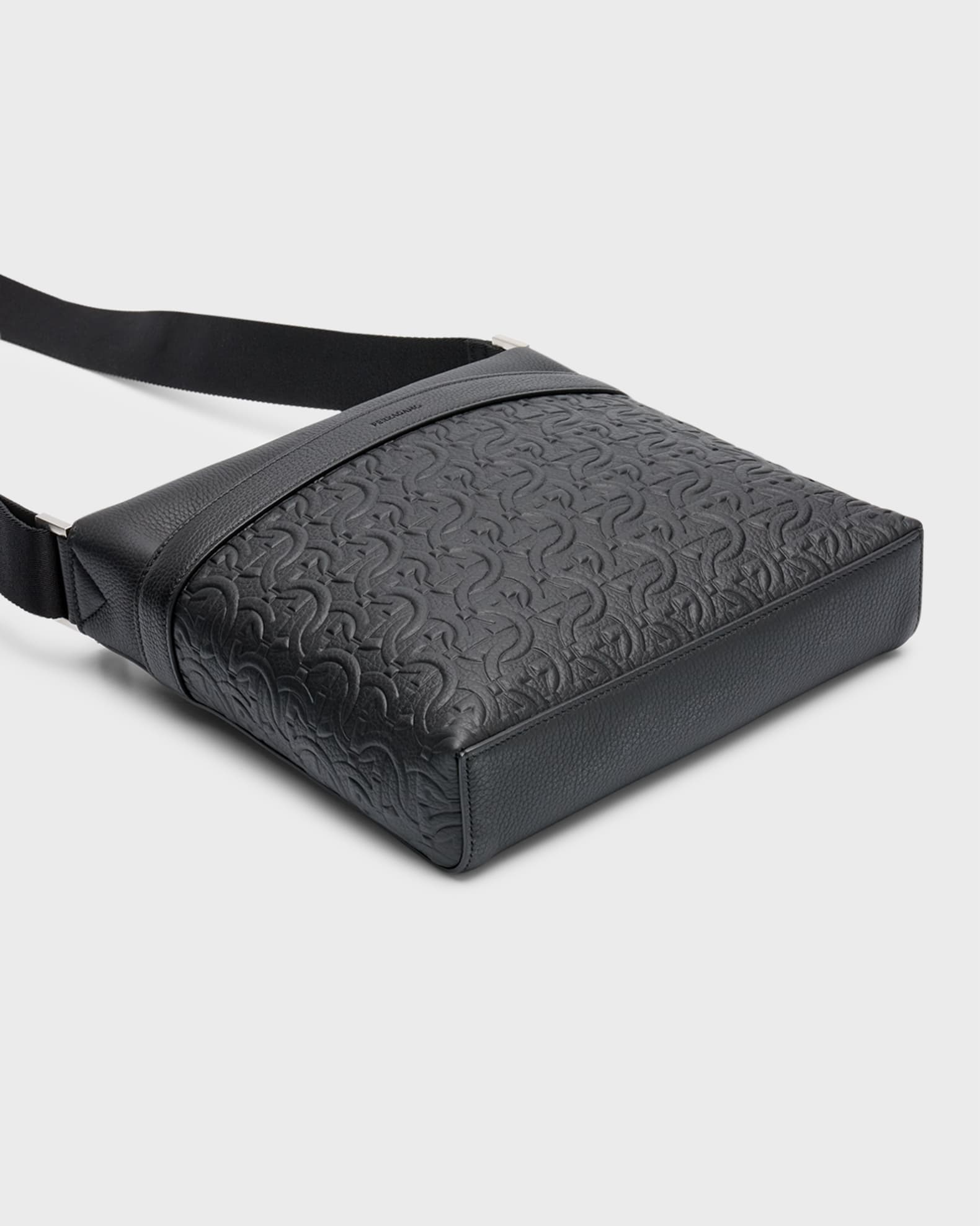 【FERRAGAMO】CROSSBODY BAG s-l400.jpg