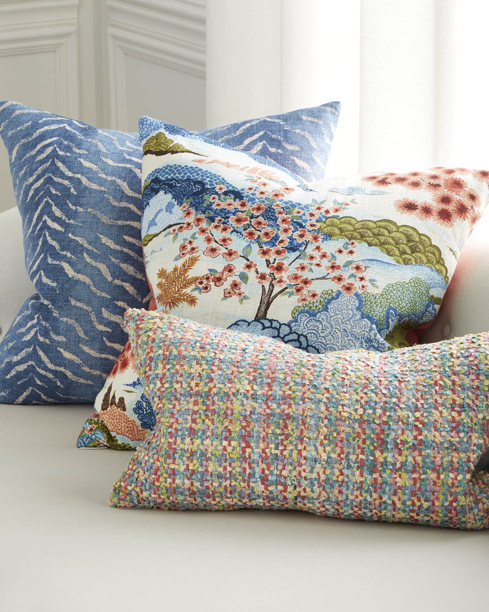 Ruolan Animal-Print Pillow  1