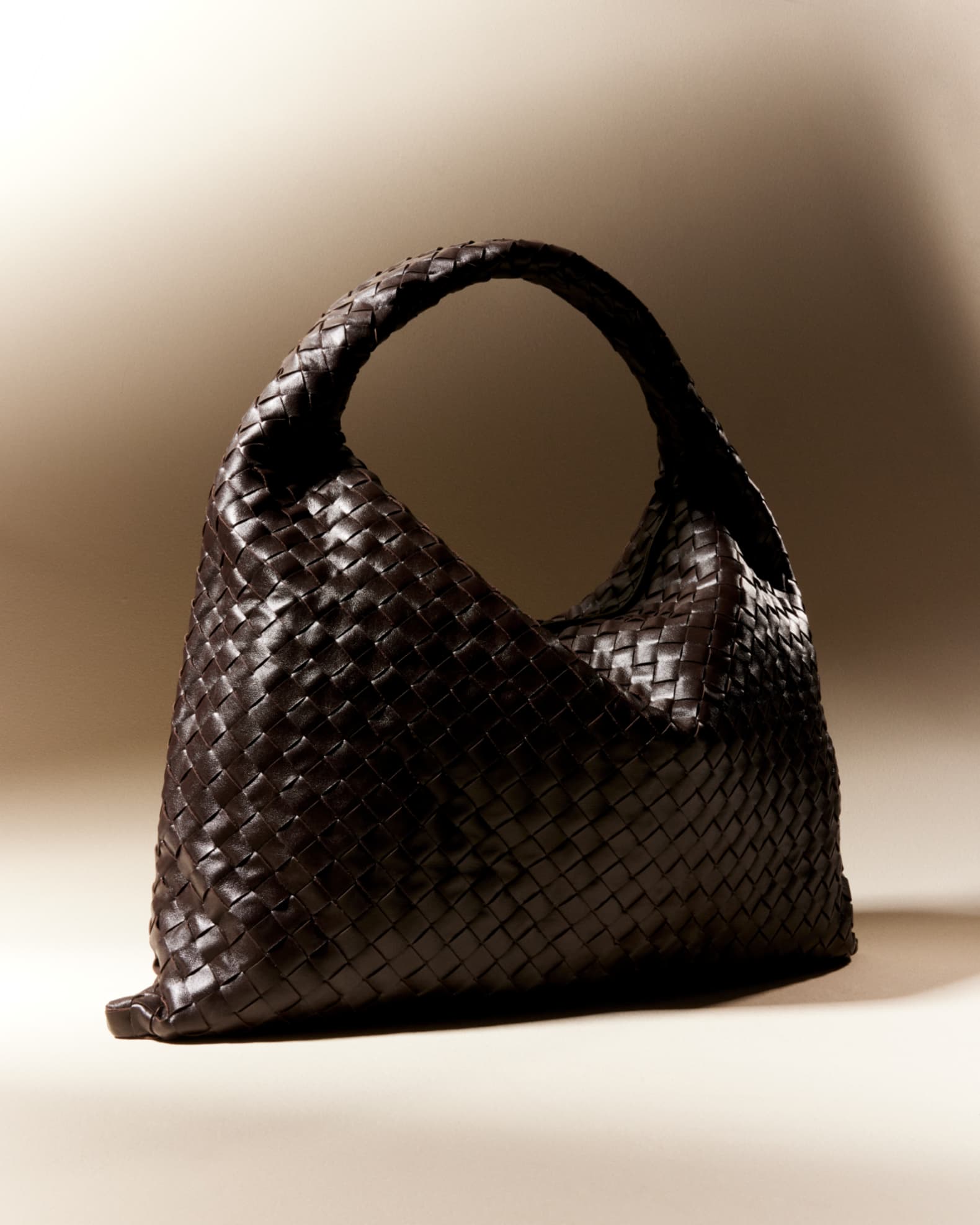 Hop Large Leather Tote Bag in Brown - Bottega Veneta