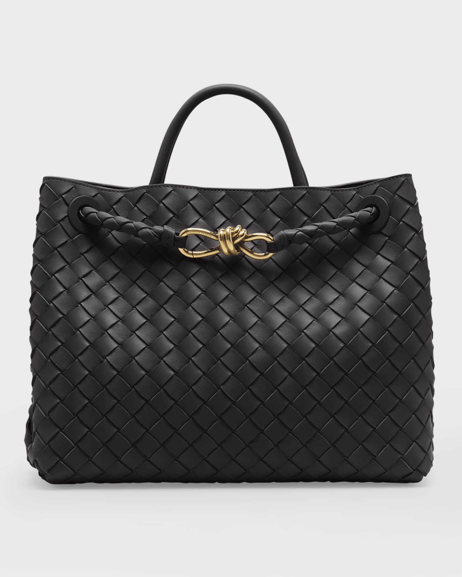 【関税込み】Bottega Veneta タン ミディアム Andiamo バッグ Bottega Veneta Medium Andiamo Bag | Neiman Marcus