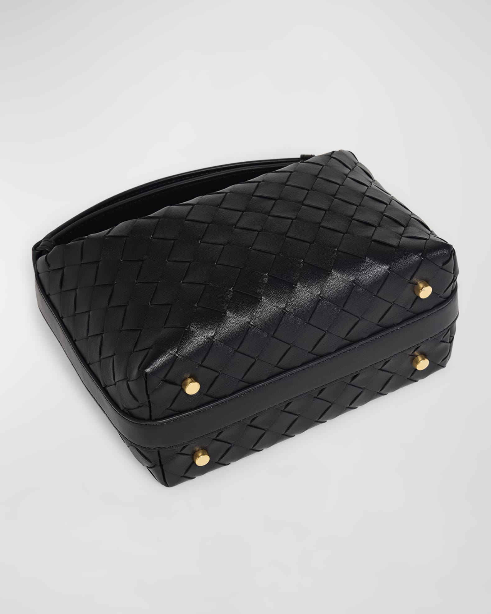 Bottega Veneta　ウォレス Bottega Veneta Mini Wallace Top Handle Bag | Neiman Marcus