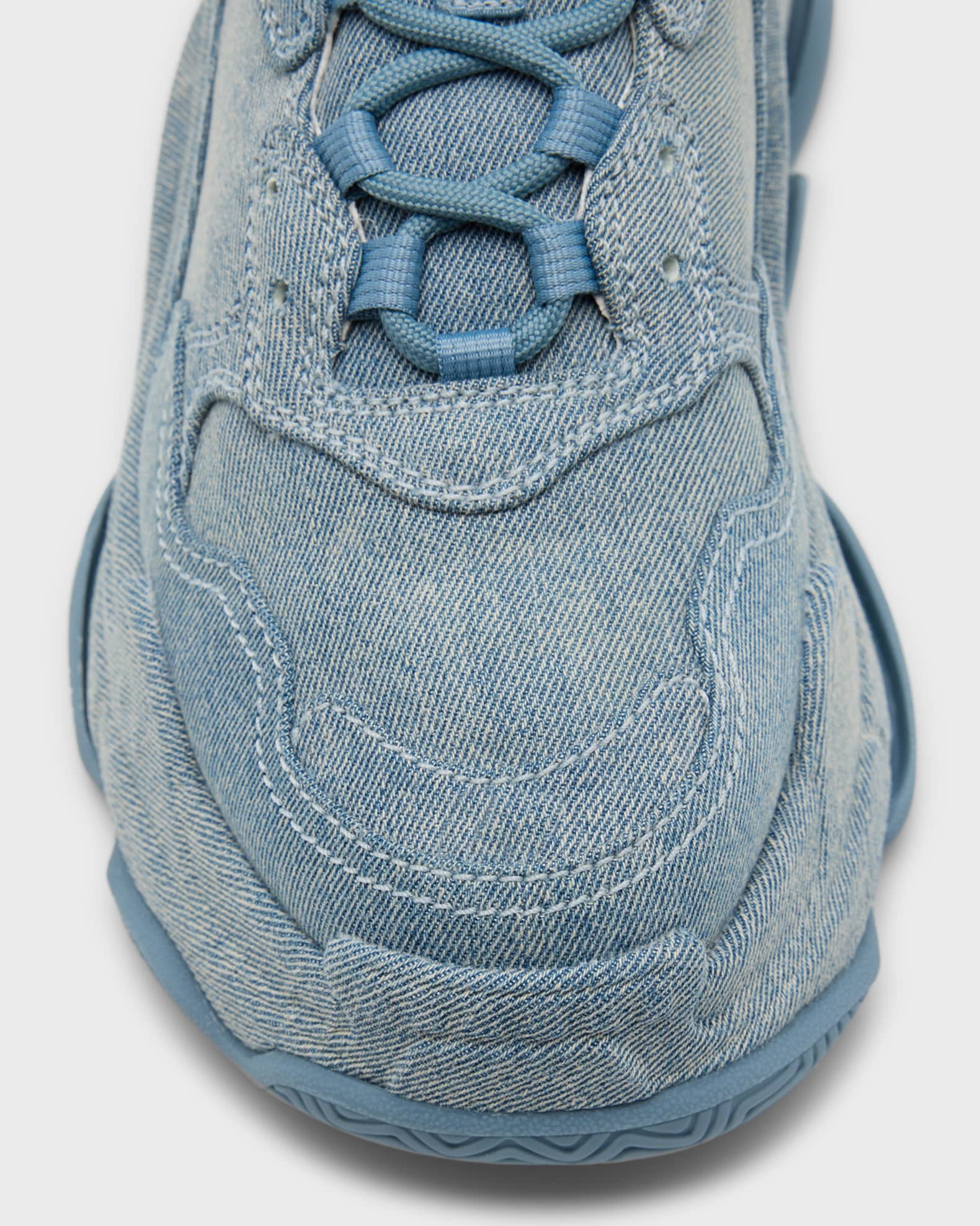 人気★関税込【BALENCIAGA】TRIPLE S DENIM TRAINERS Balenciaga Men's Triple S Sneaker Denim | Neiman Marcus