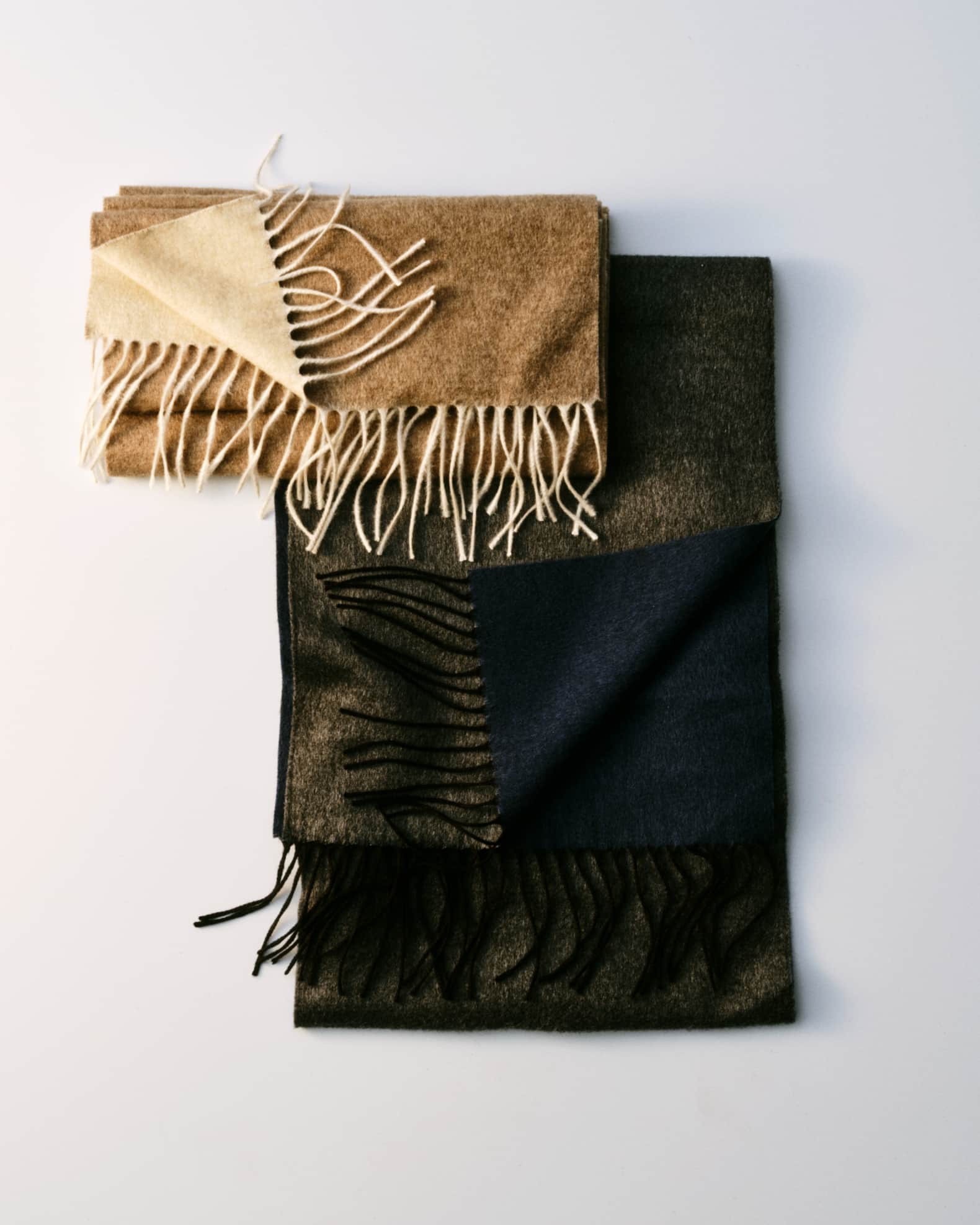 PIACENZA 1733 Men's Two-Tone Cashmere-Silk Scarf | Neiman Marcus