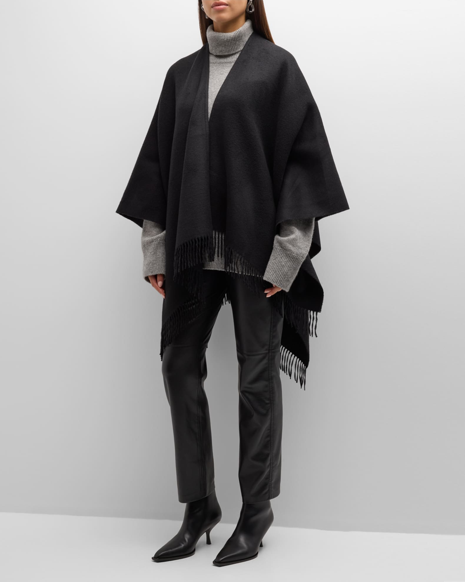 Louis Vuitton 2017 Cashmere Cape - Neutrals Coats, Clothing