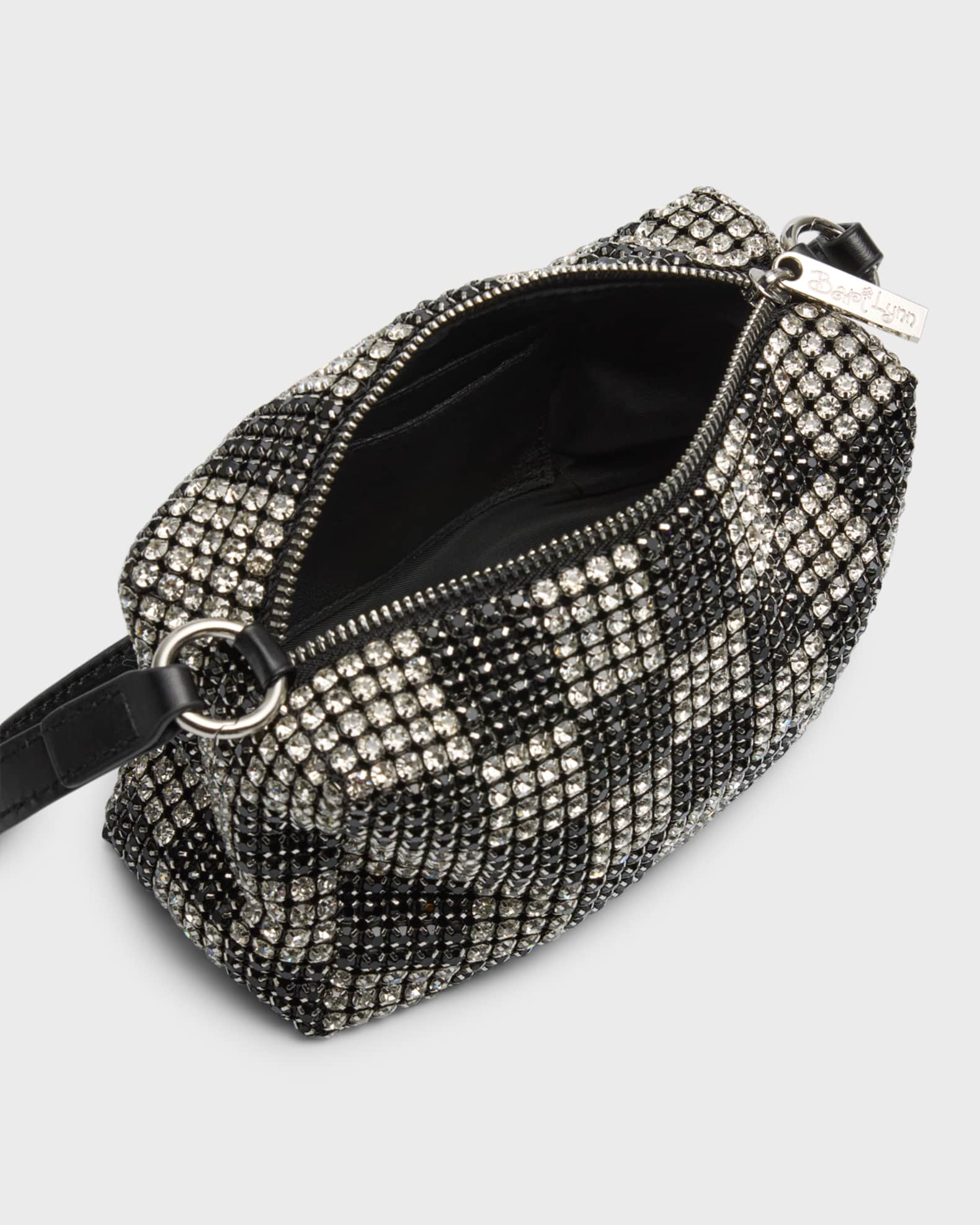 Pin by Luxyhijab on Niquab / نقاب  Fashion, Designer handbags on sale,  Women
