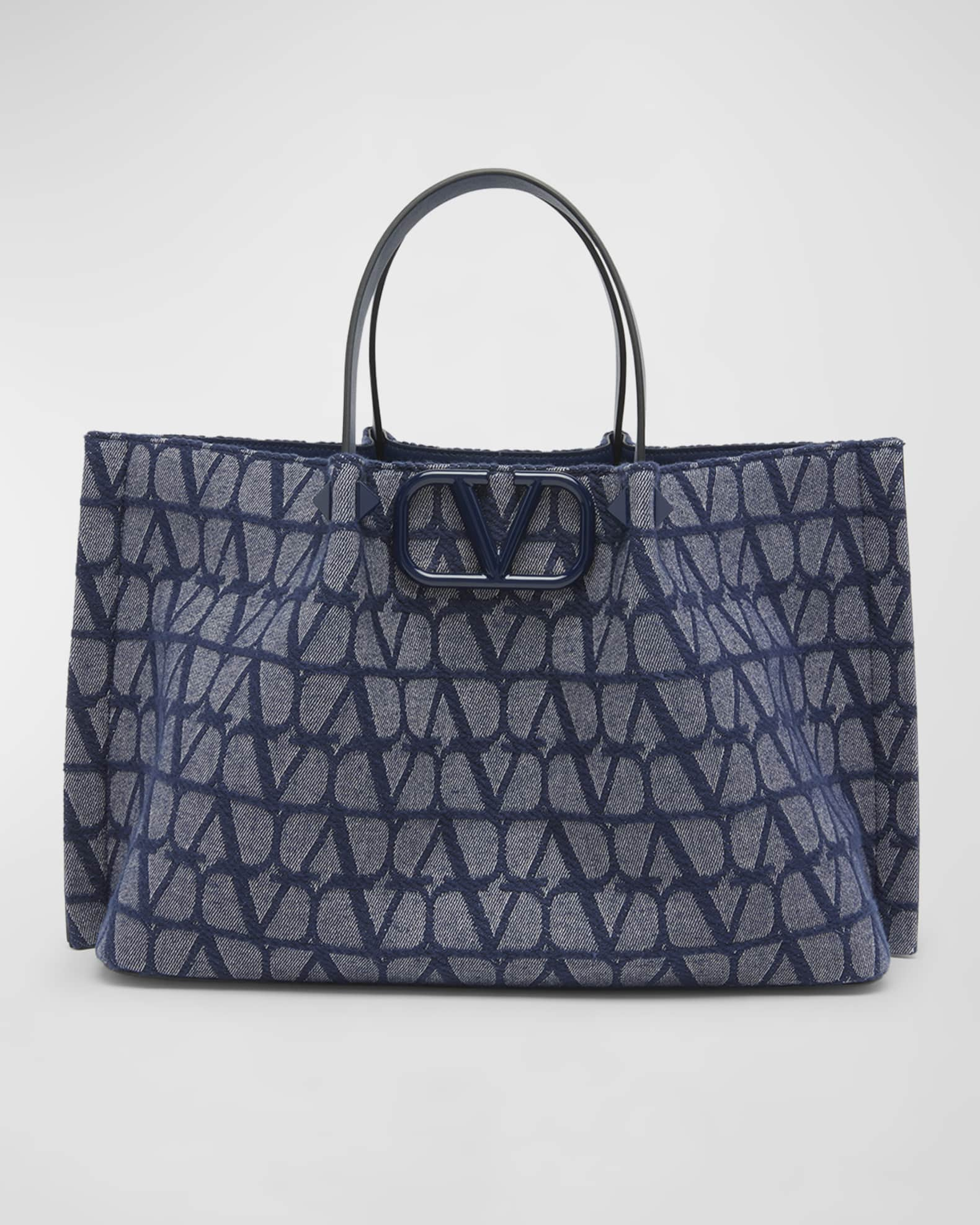 VLogo leather tote bag