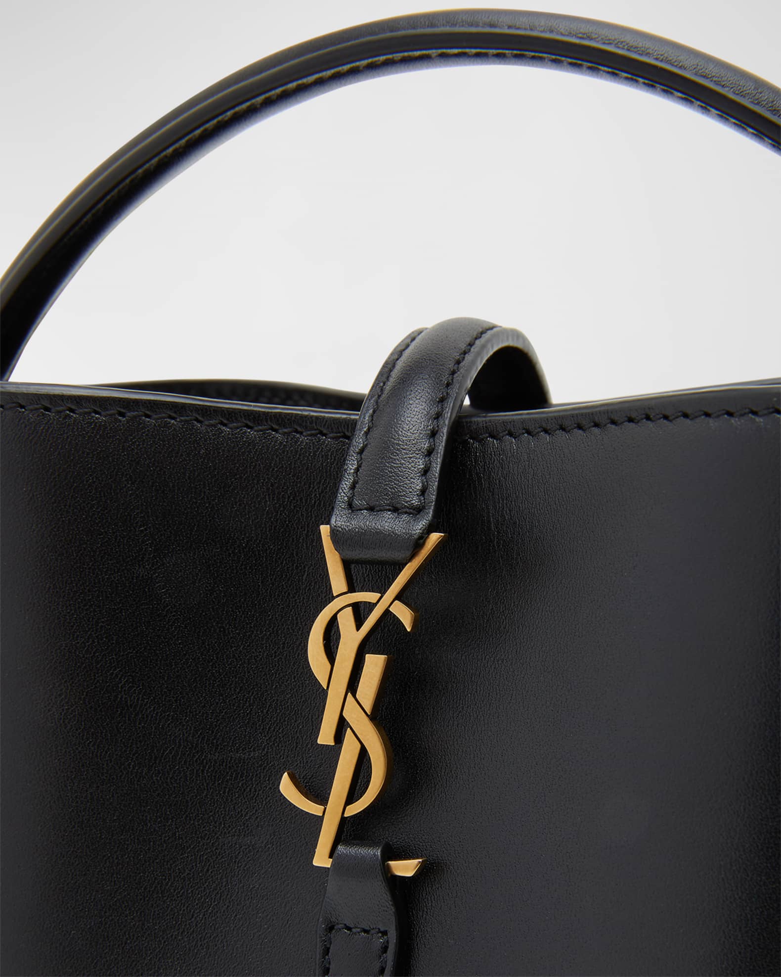 Saint Laurent Le 37 Leather Bucket Bag in Noir